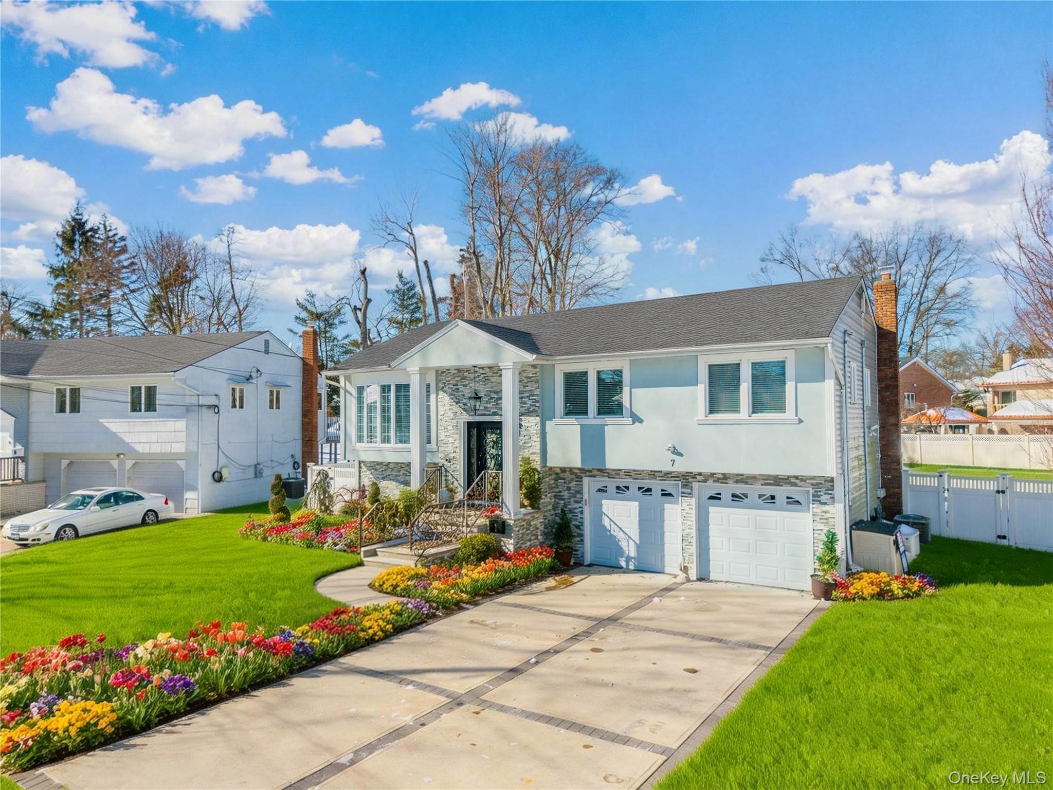 #3 photo, 7 Dunhill Road, Manhasset Hills , NY 11040