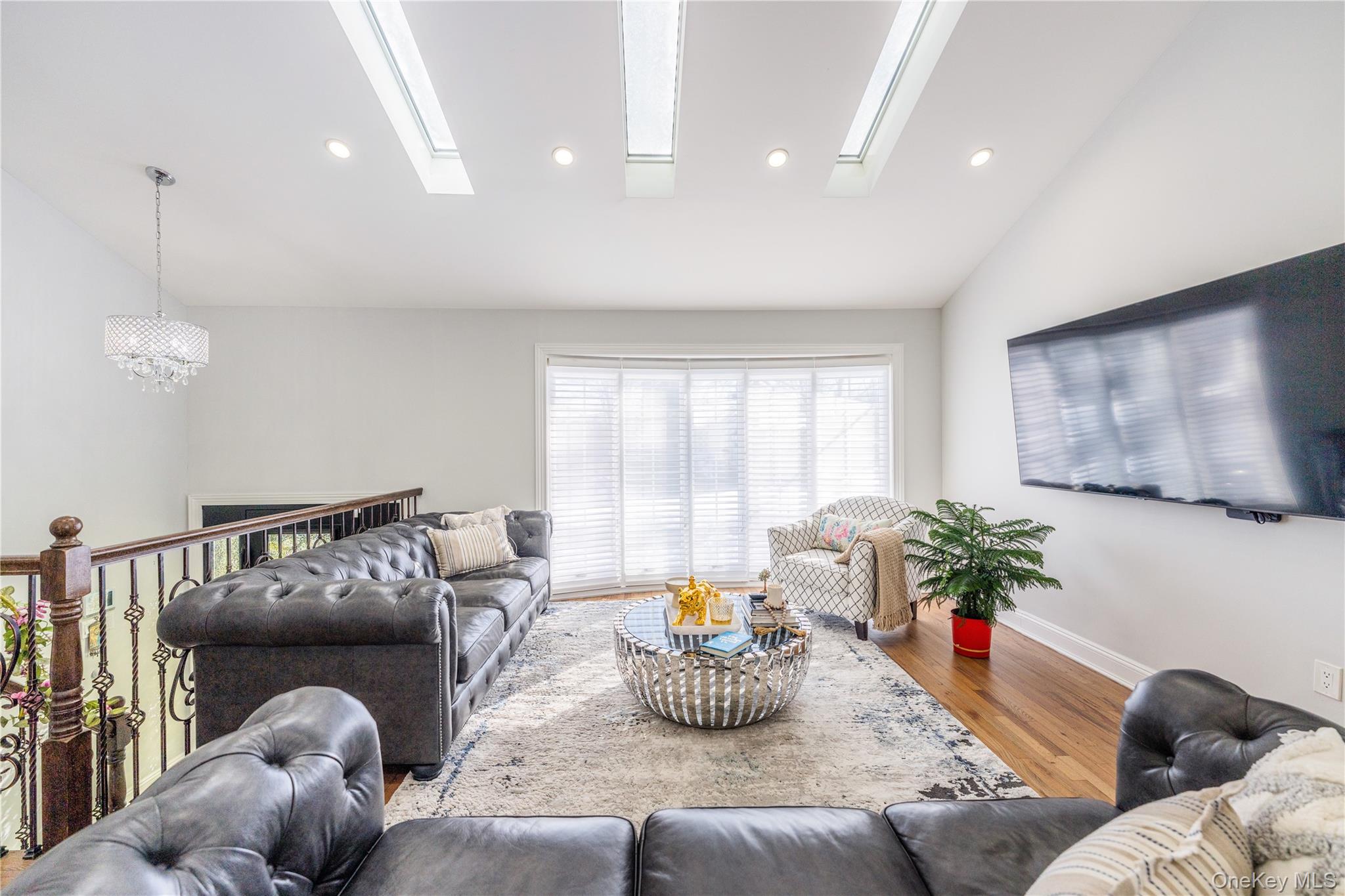 #6 photo, 7 Dunhill Road, Manhasset Hills , NY 11040