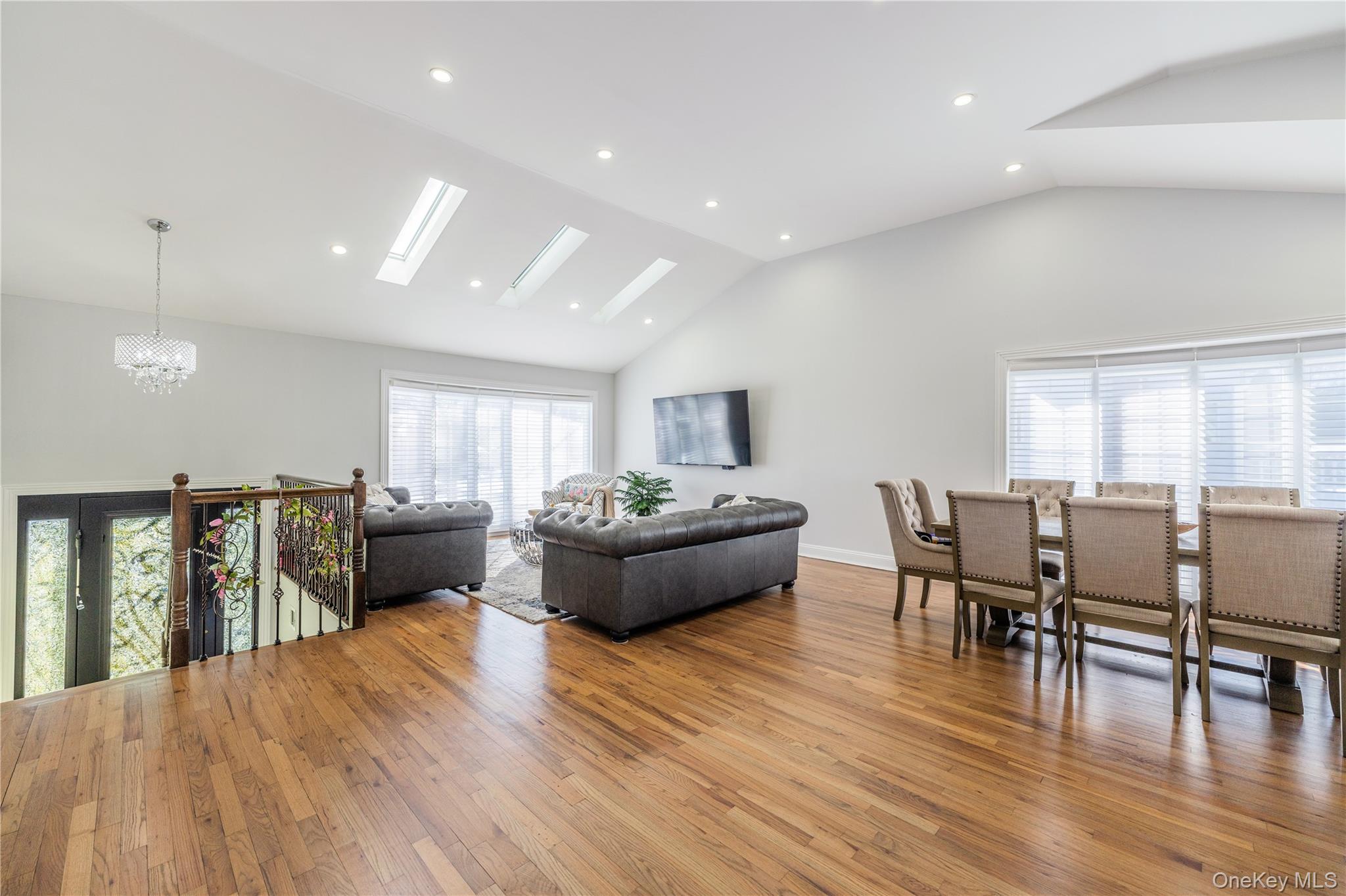 #9 photo, 7 Dunhill Road, Manhasset Hills , NY 11040