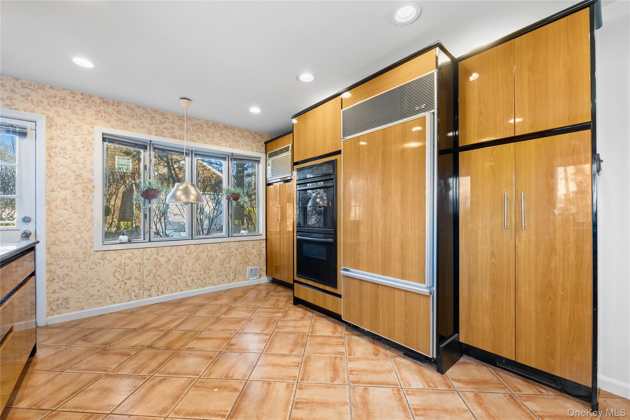 #11 photo, 11 Searingtown Road, नासाउ काउंटी Searingtown , NY 11507