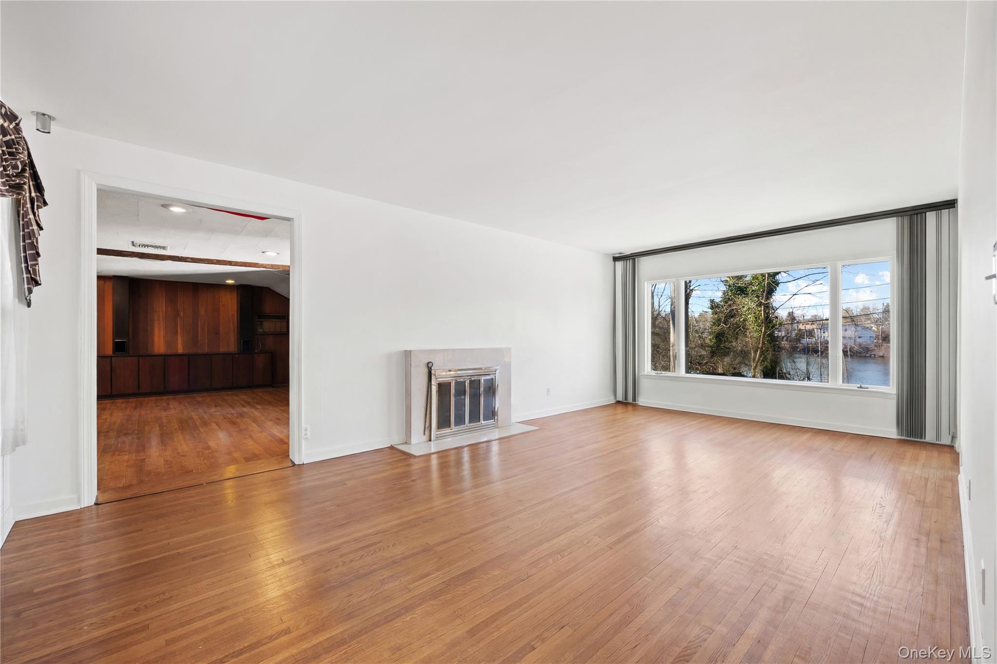 #3 photo, 11 Searingtown Road, नासाउ काउंटी Searingtown , NY 11507