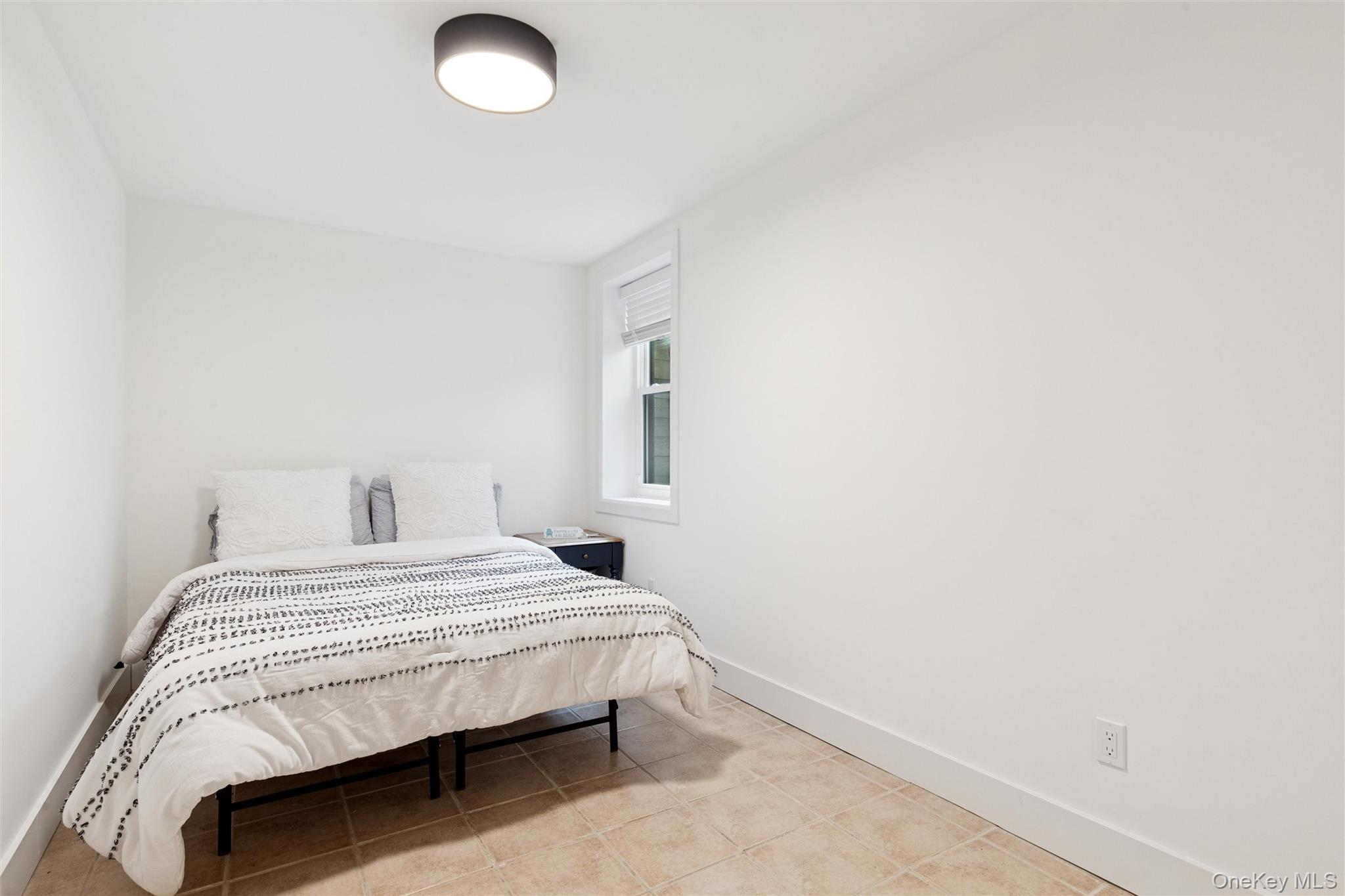 #16 photo, 34 Starboard Road, सफ़ोक काउंटी Hampton Bays , NY 11946