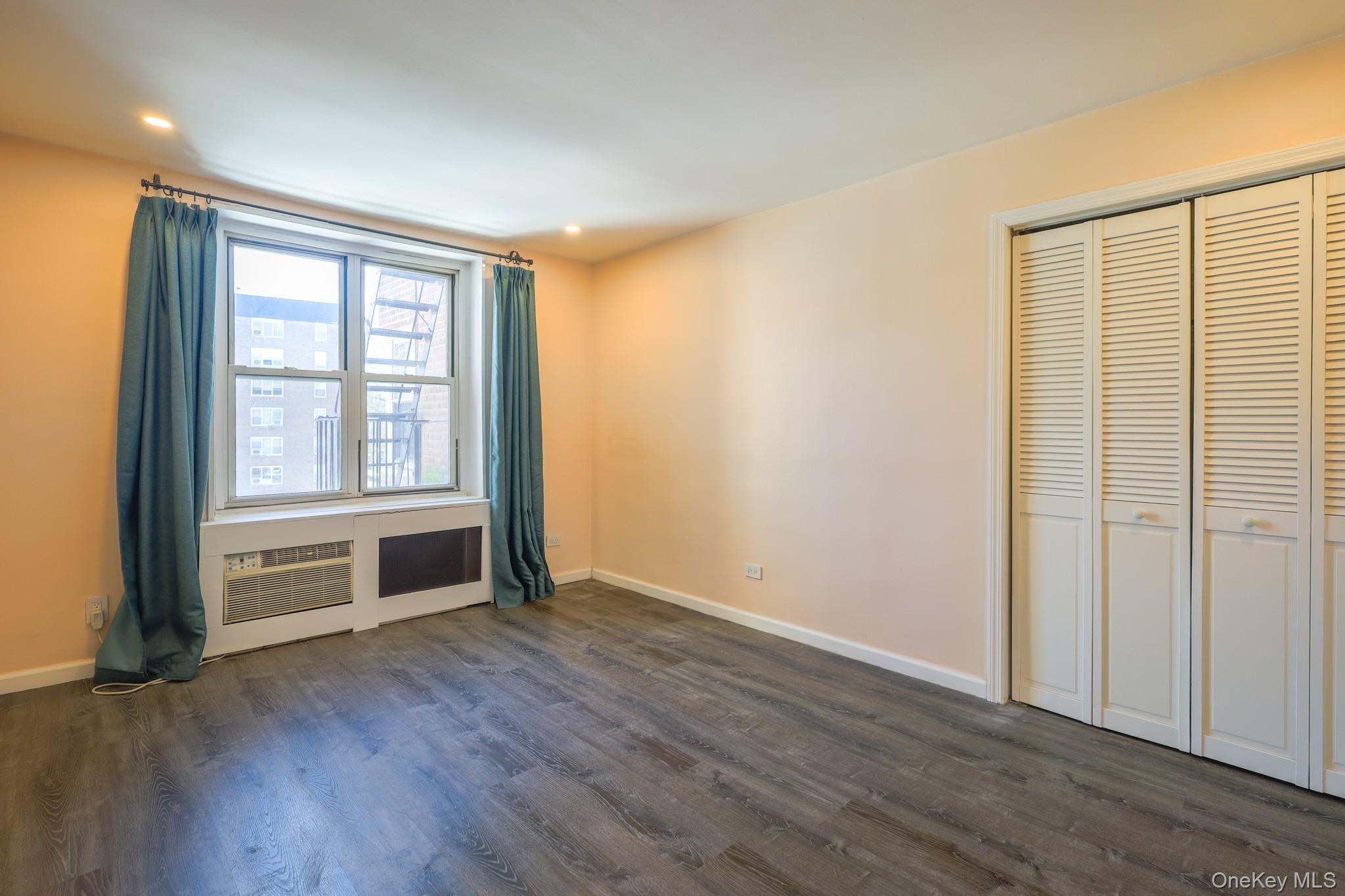 #12 photo, 209-15 18th Avenue, Bayside , NY 11360