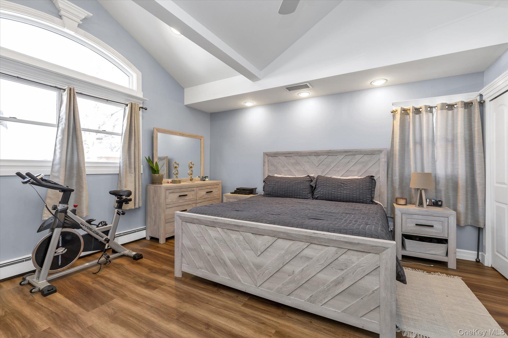 #10 photo, 1550 Cleveland Avenue, East Meadow , NY 11554