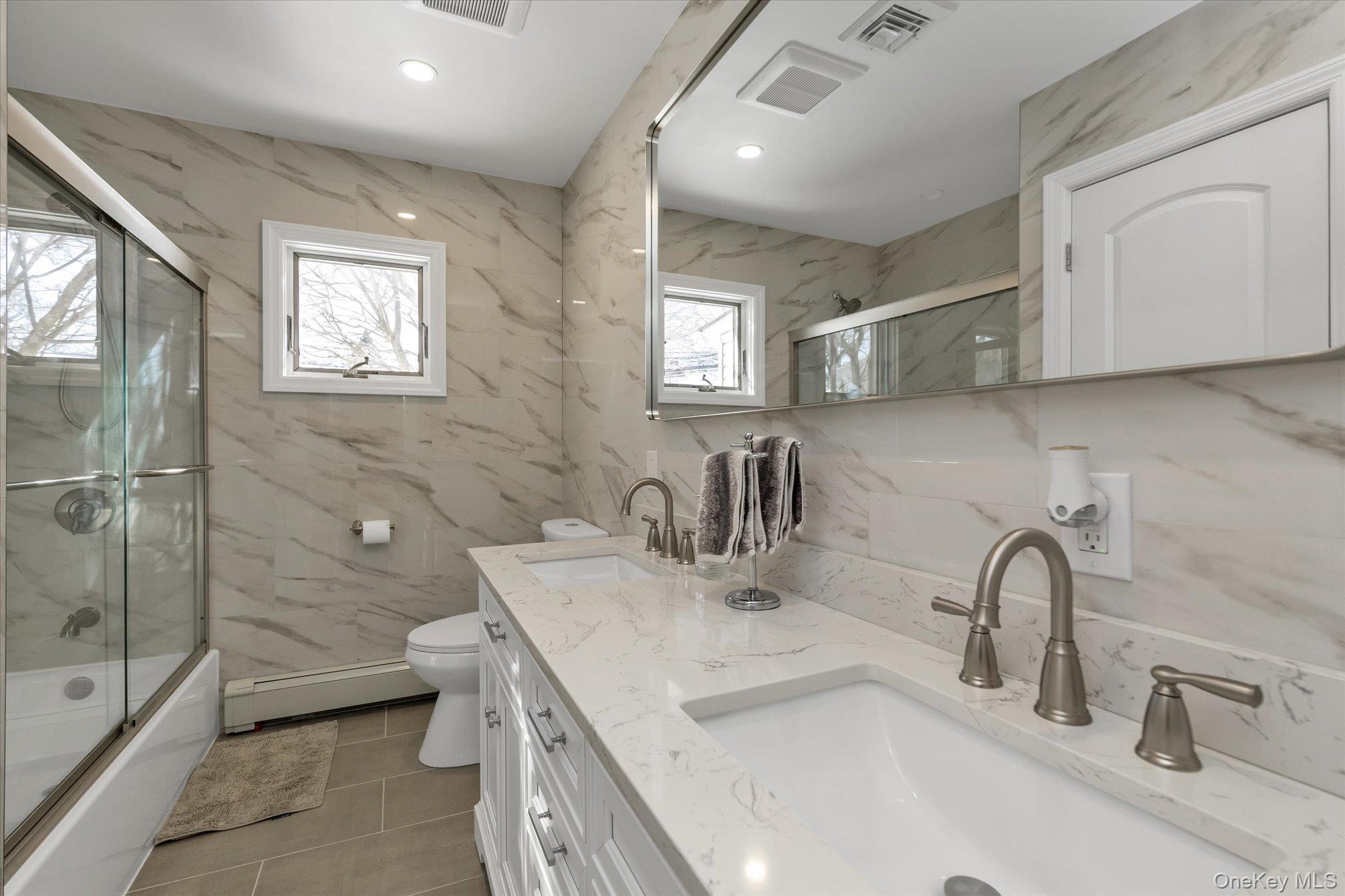 #13 photo, 1550 Cleveland Avenue, East Meadow , NY 11554