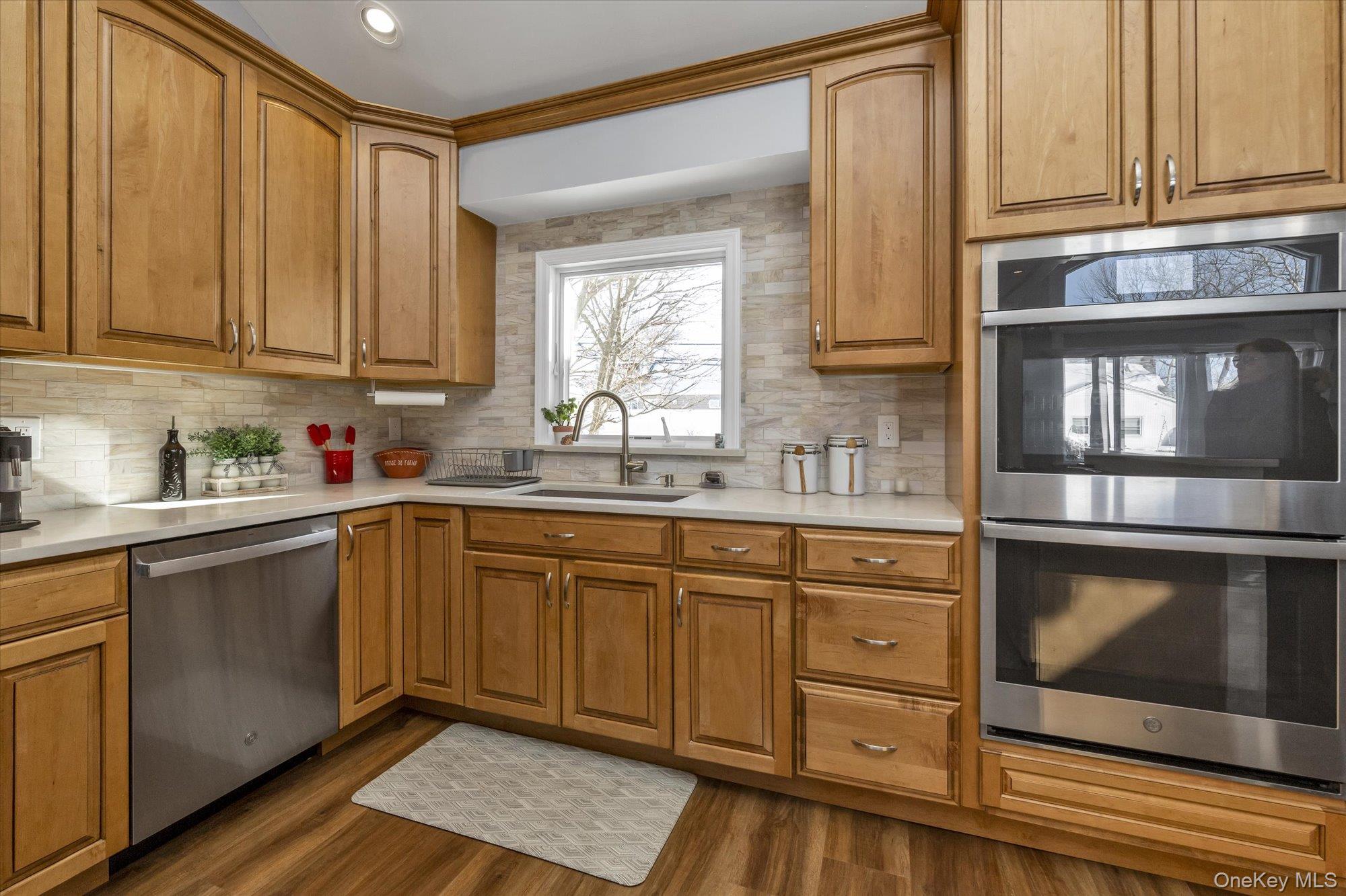 #5 photo, 1550 Cleveland Avenue, East Meadow , NY 11554