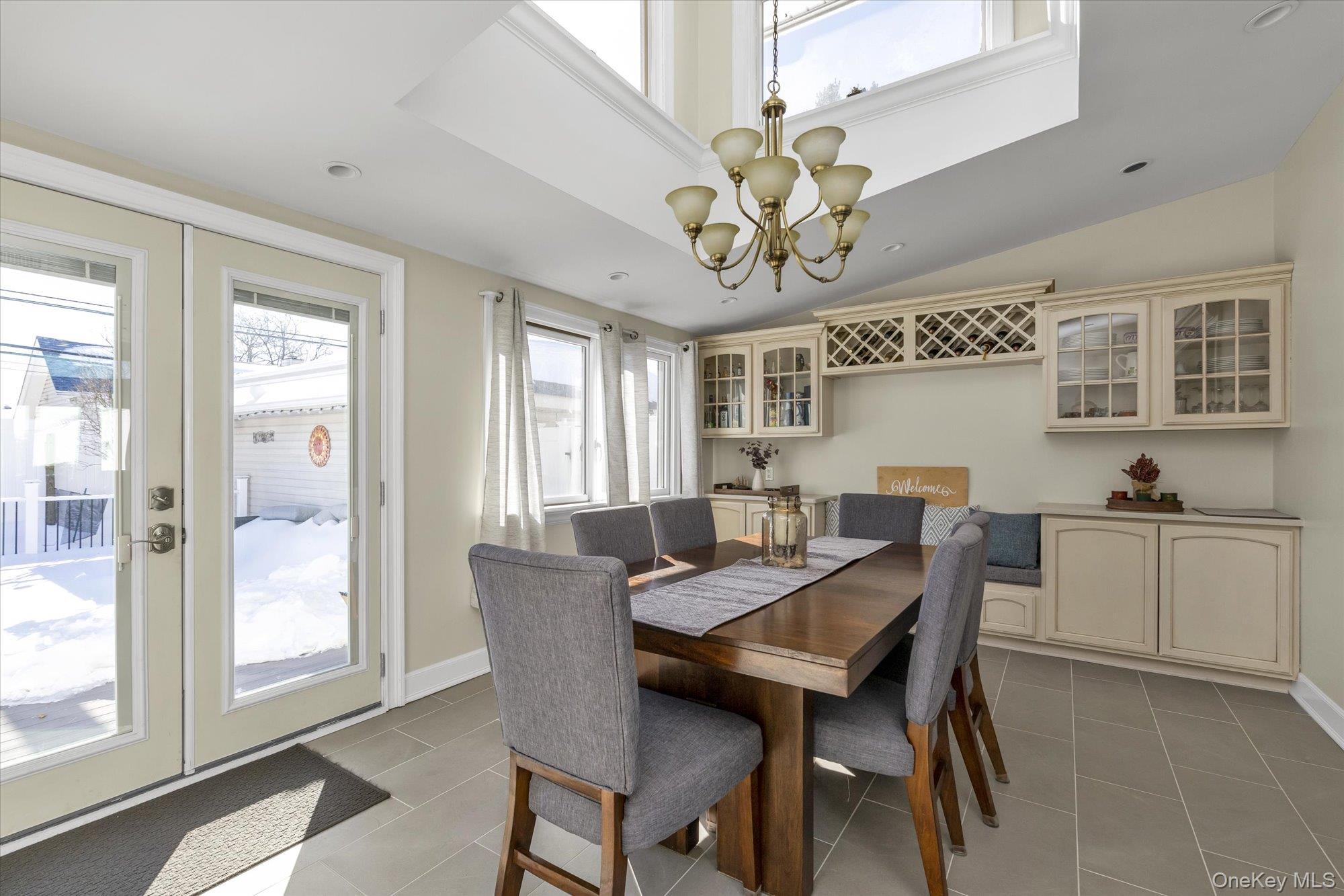 #7 photo, 1550 Cleveland Avenue, East Meadow , NY 11554