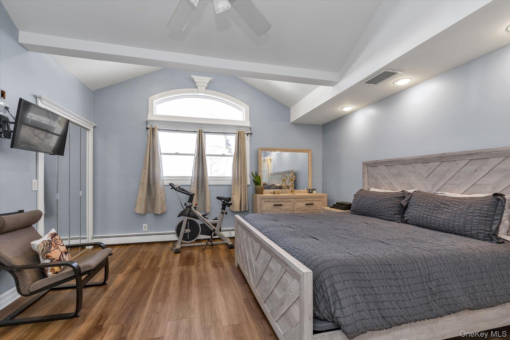 #9 photo, 1550 Cleveland Avenue, East Meadow , NY 11554