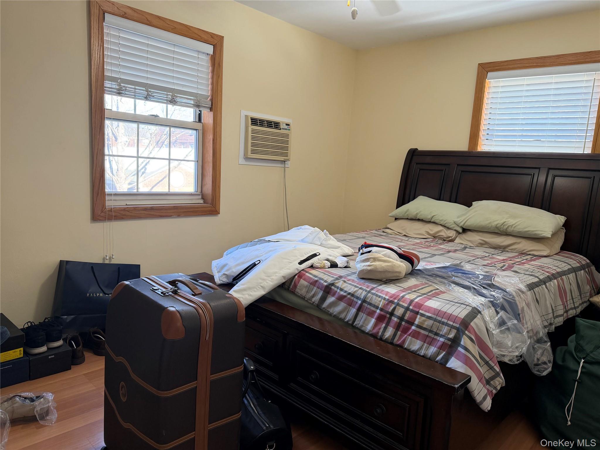 #9 photo, 211-19 73 Avenue, קווינס Bayside , NY 11364