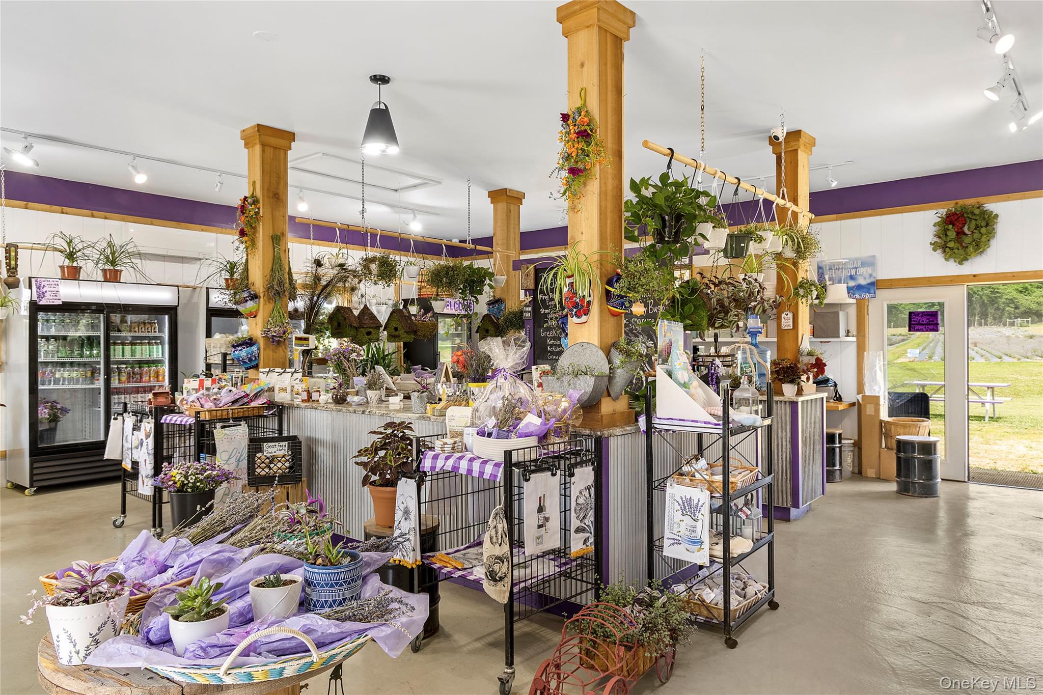 #6 photo, 3360 Sound Avenue, Riverhead , NY 11901