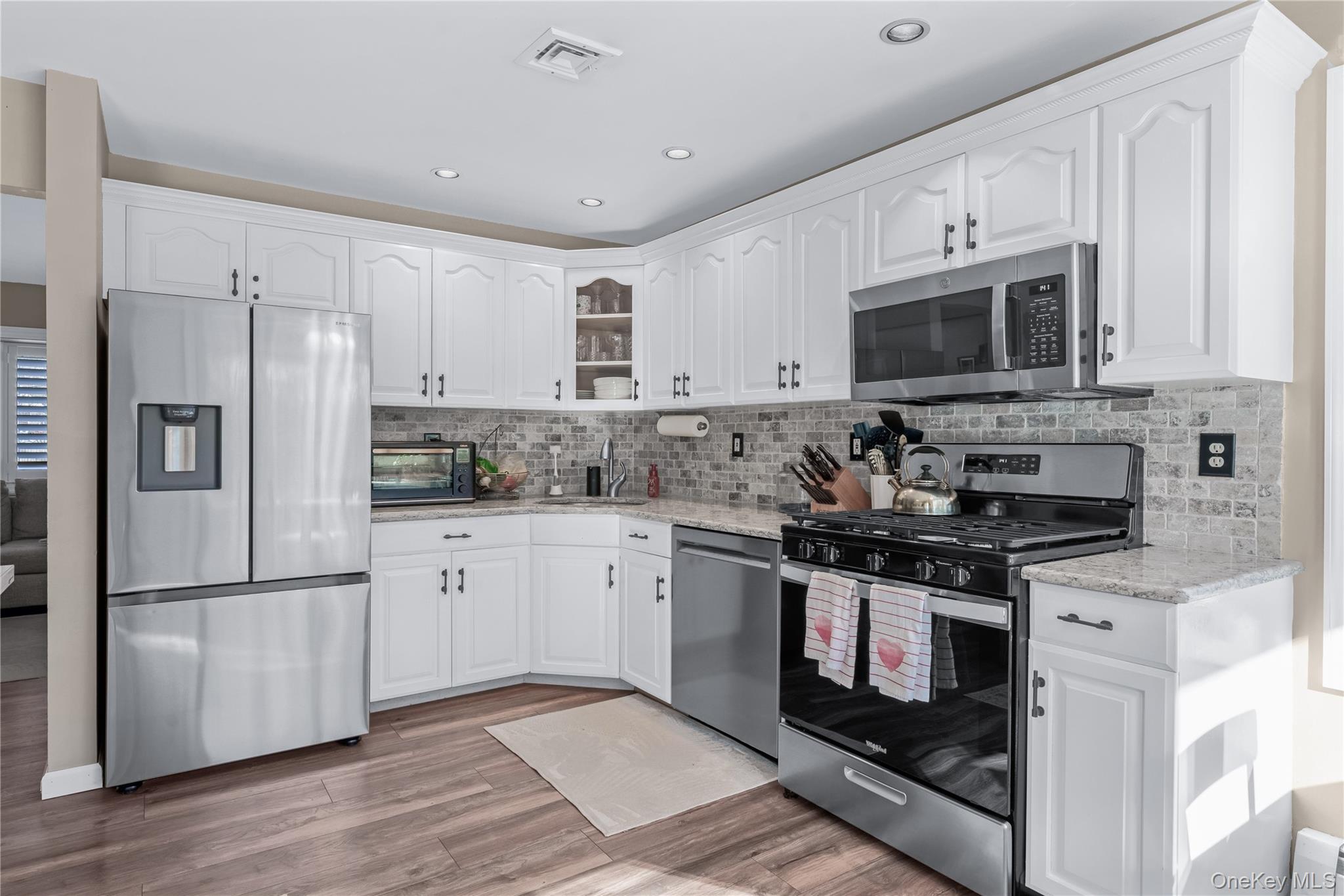 #10 photo, 136 Patchogue Avenue, Patchogue , NY 11772