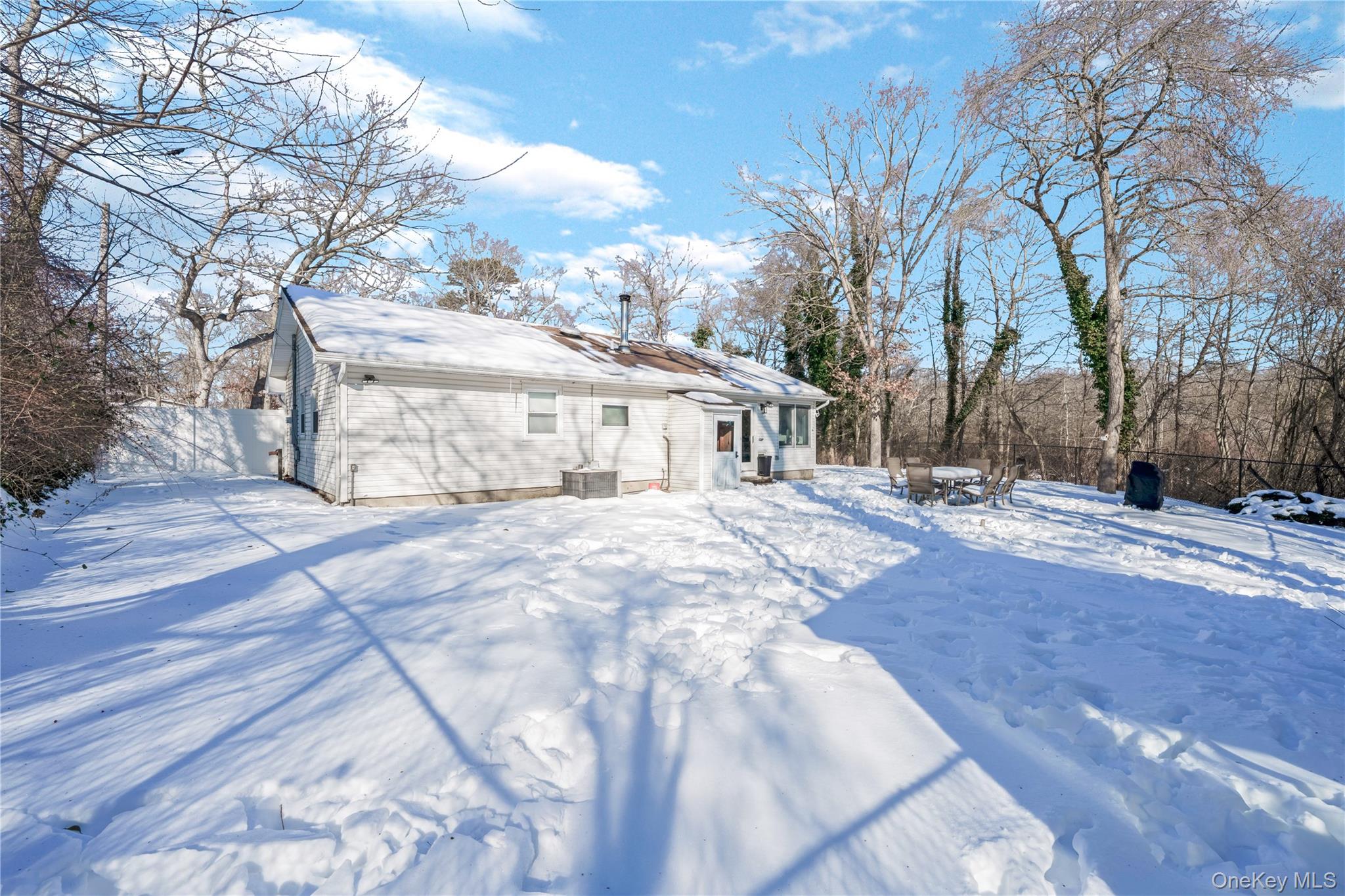 #19 photo, 136 Patchogue Avenue, Patchogue , NY 11772