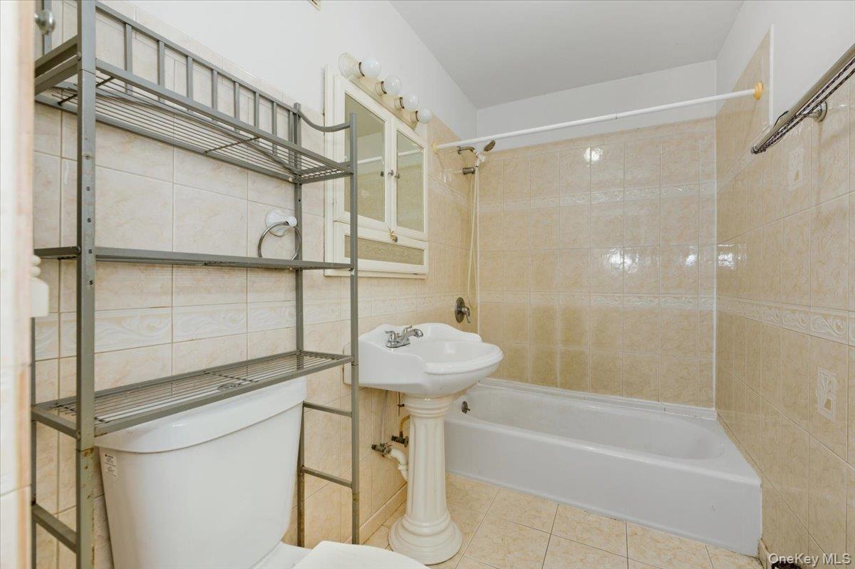 #13 photo, 2919 Wallace Avenue, הברונקס Bronx , NY 10467