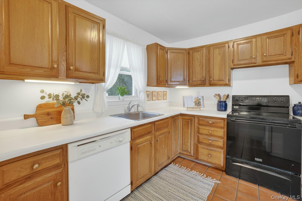 #14 photo, 42 Charter Circle, Ossining , NY 10562