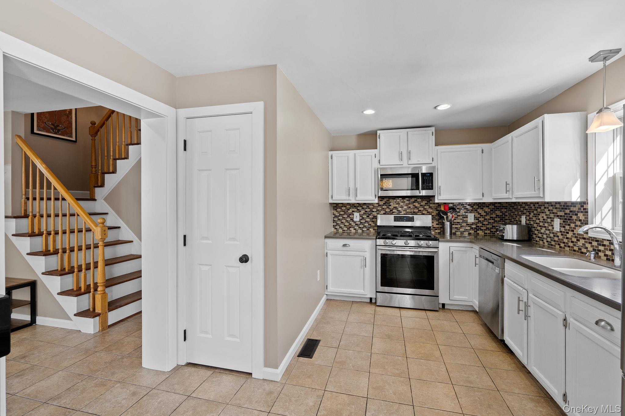 #19 photo, 35 Wood Street, Poughkeepsie , NY 12603