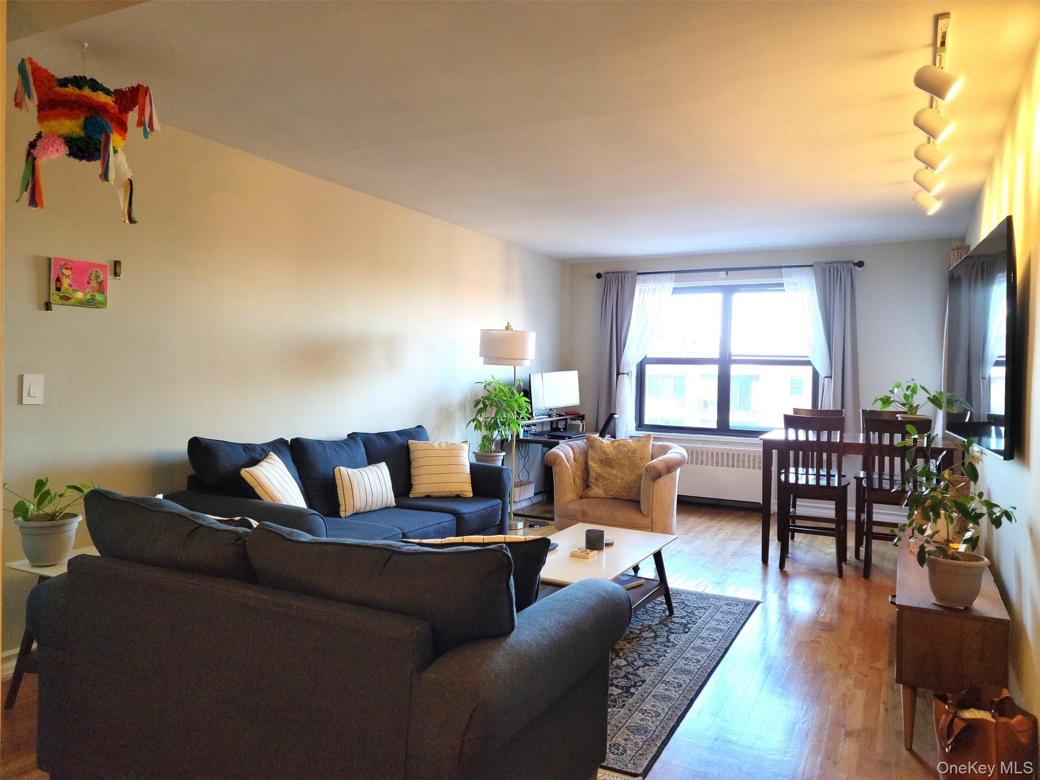 #4 photo, 325 Main Street, White Plains , NY 10601