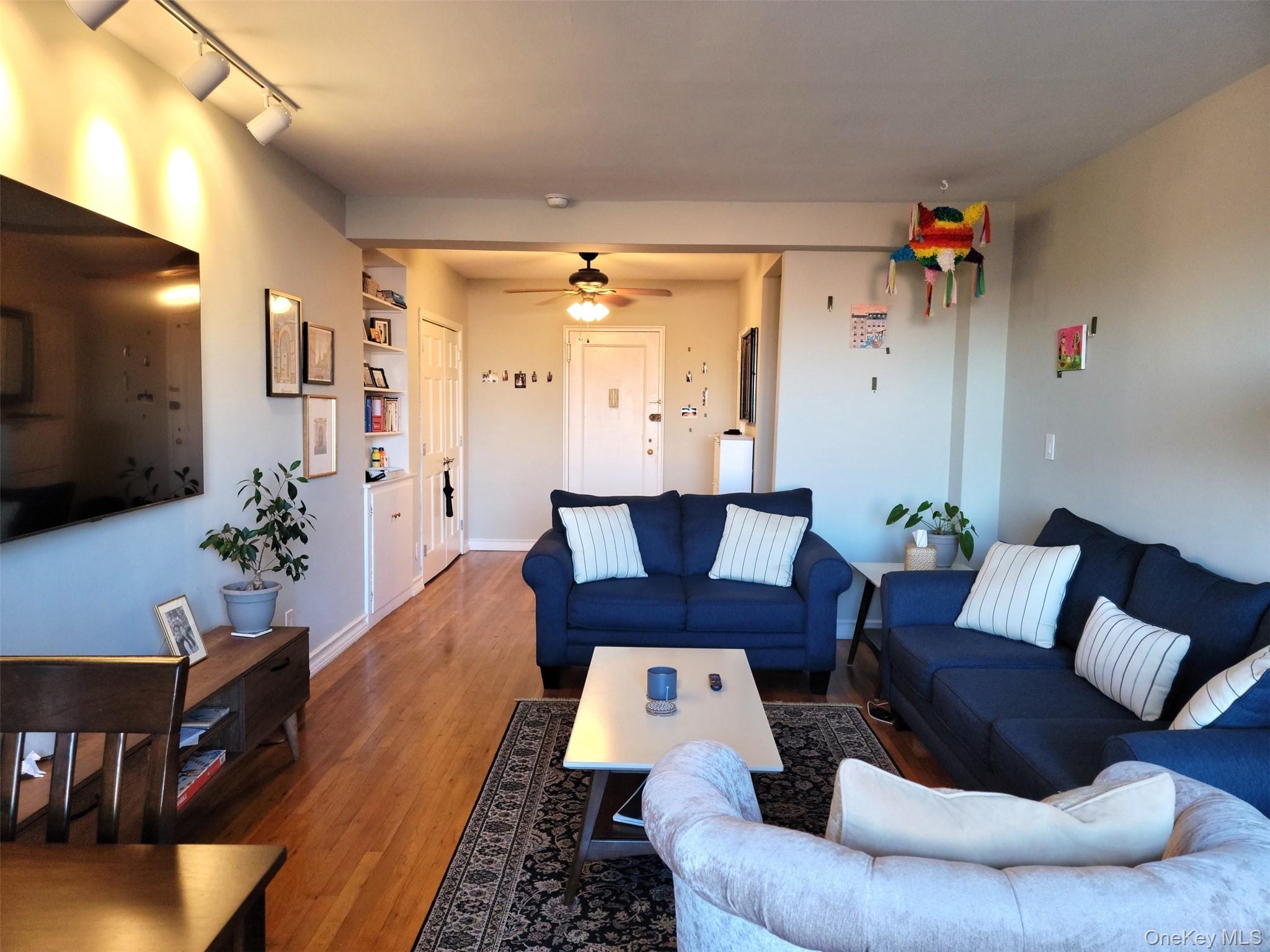 #8 photo, 325 Main Street, White Plains , NY 10601