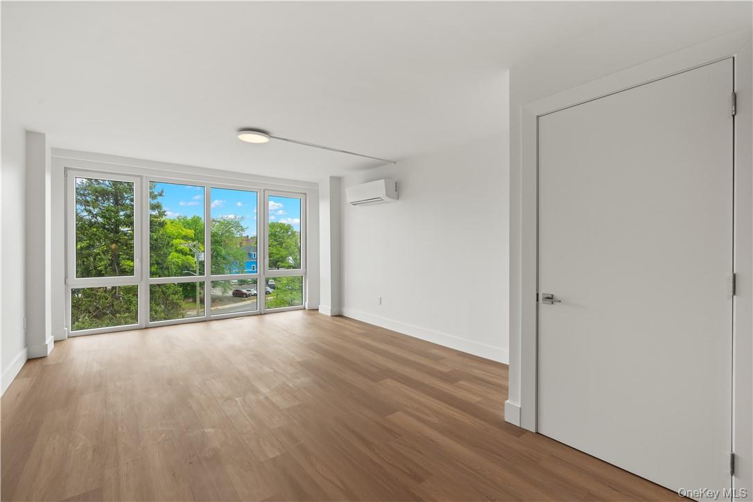 #4 photo, 10 Lyon Place, White Plains , NY 10601