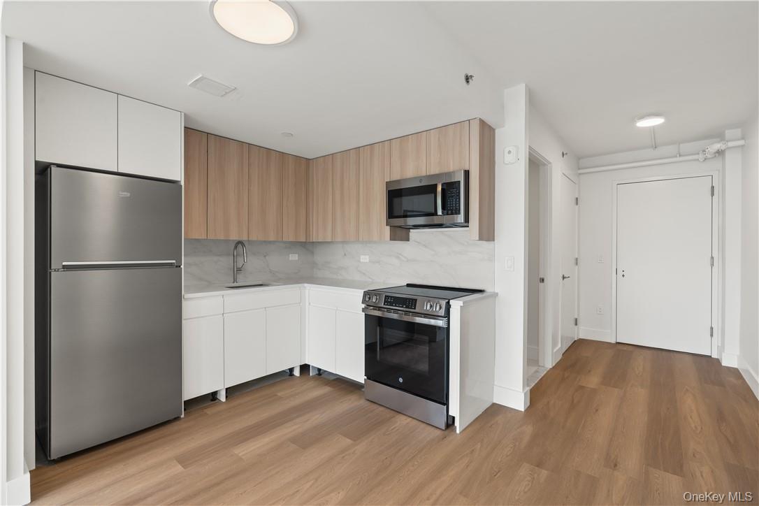 #7 photo, 10 Lyon Place, White Plains , NY 10601