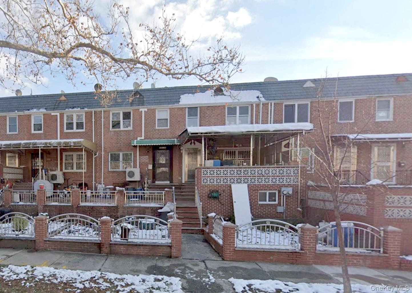 #1 photo, 153-20 77th Road, कुईंस Kew Garden Hills , NY 11367