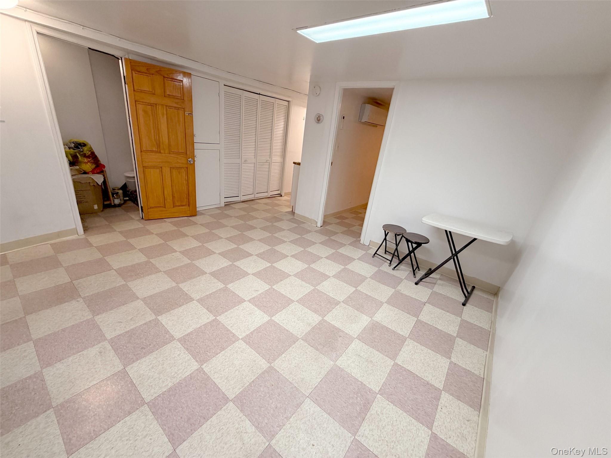 #10 photo, 153-20 77th Road, कुईंस Kew Garden Hills , NY 11367