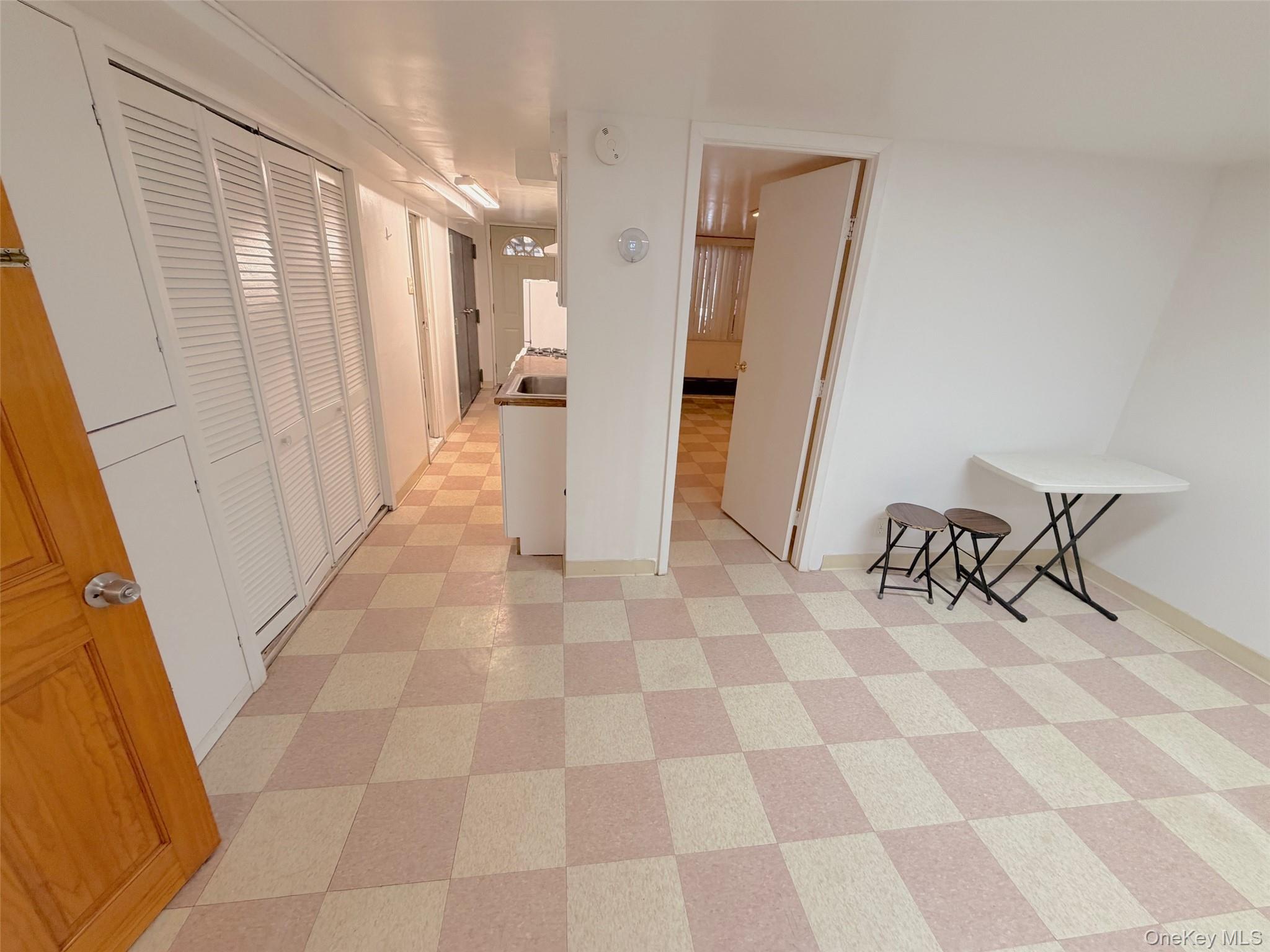 #11 photo, 153-20 77th Road, कुईंस Kew Garden Hills , NY 11367