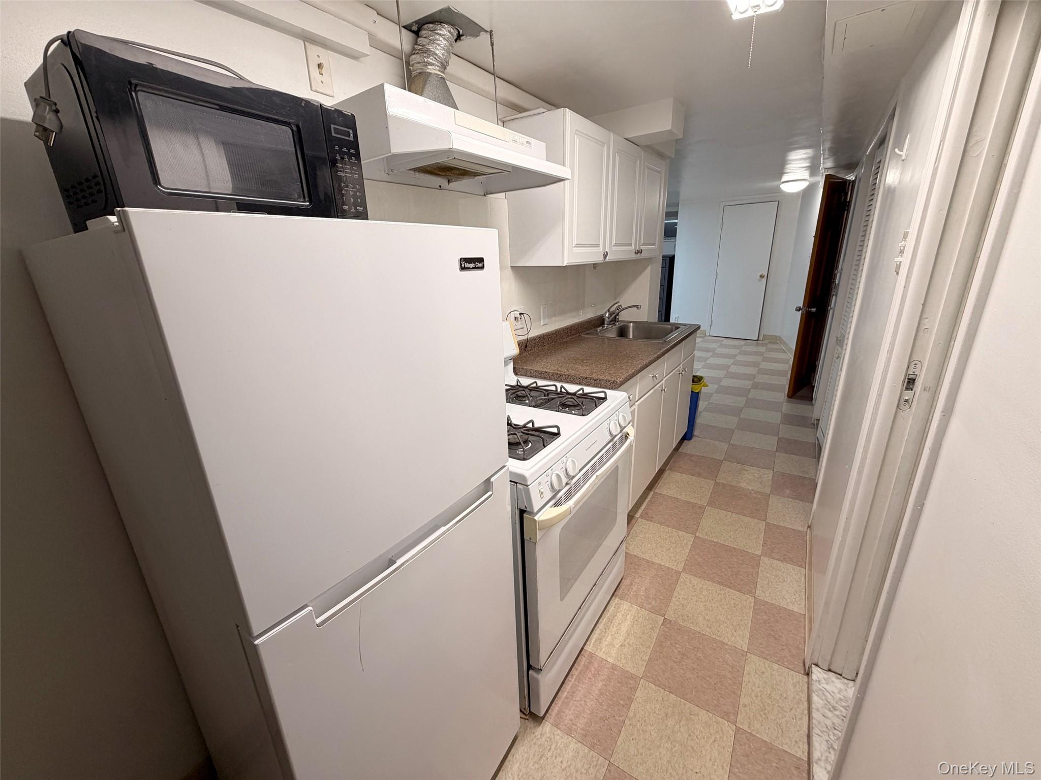 #3 photo, 153-20 77th Road, कुईंस Kew Garden Hills , NY 11367