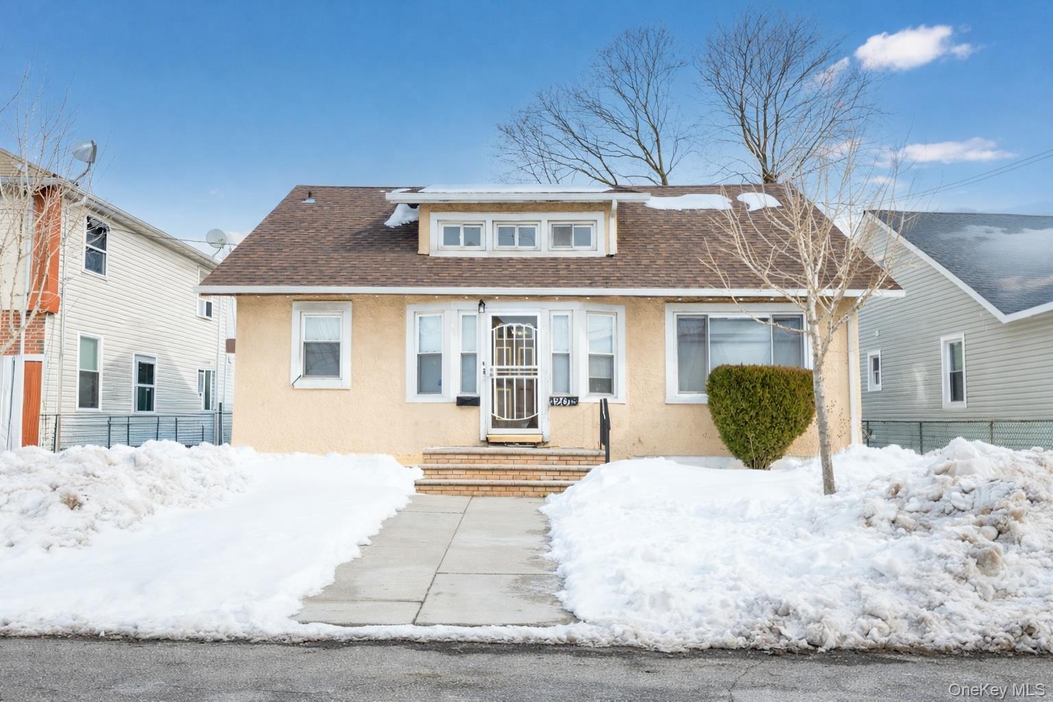 #1 photo, 12015 195th Street, קווינס Saint Albans , NY 11412