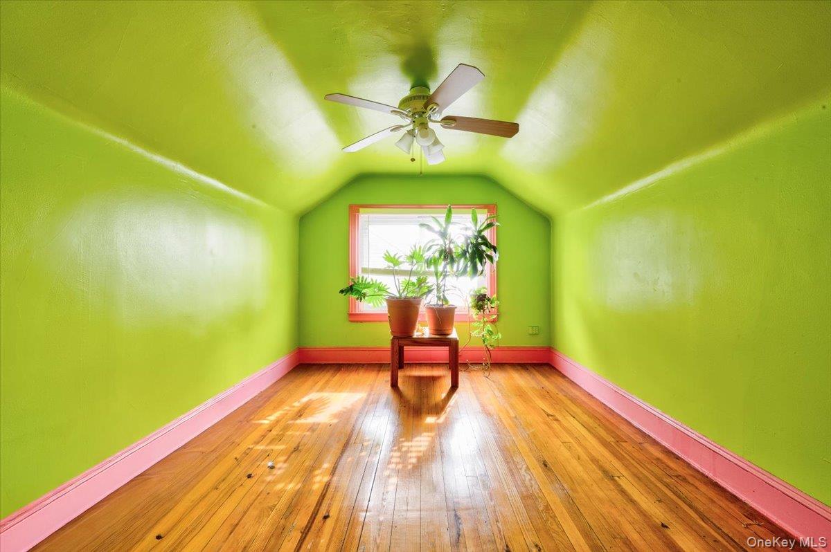 #7 photo, 12015 195th Street, קווינס Saint Albans , NY 11412