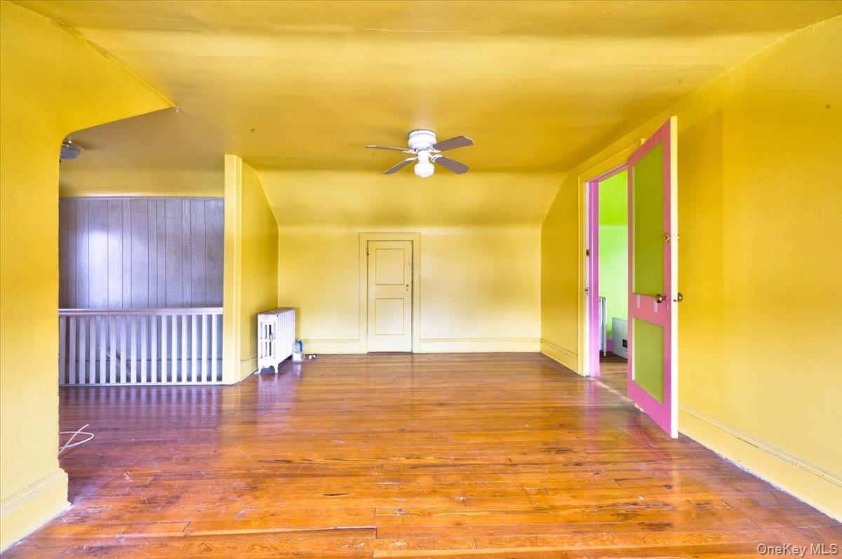 #9 photo, 12015 195th Street, קווינס Saint Albans , NY 11412