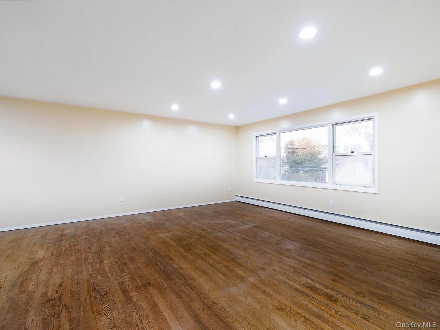 #6 photo, 220 Benson Avenue, नासाउ काउंटी Elmont , NY 11003