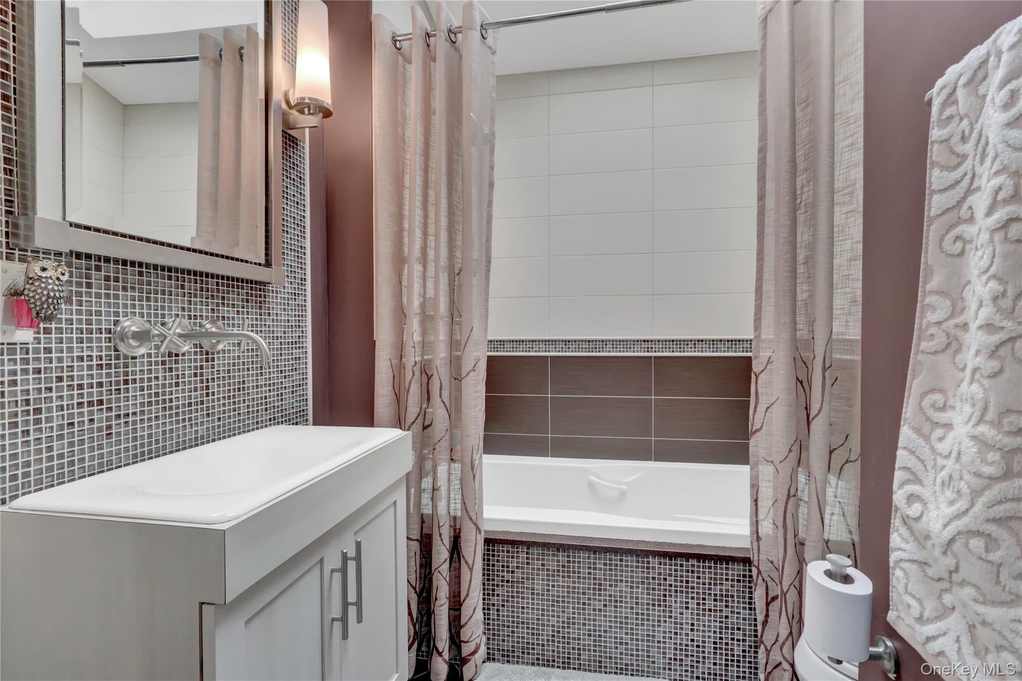 #9 photo, 512 Links Drive, नासाउ काउंटी Oceanside , NY 11572