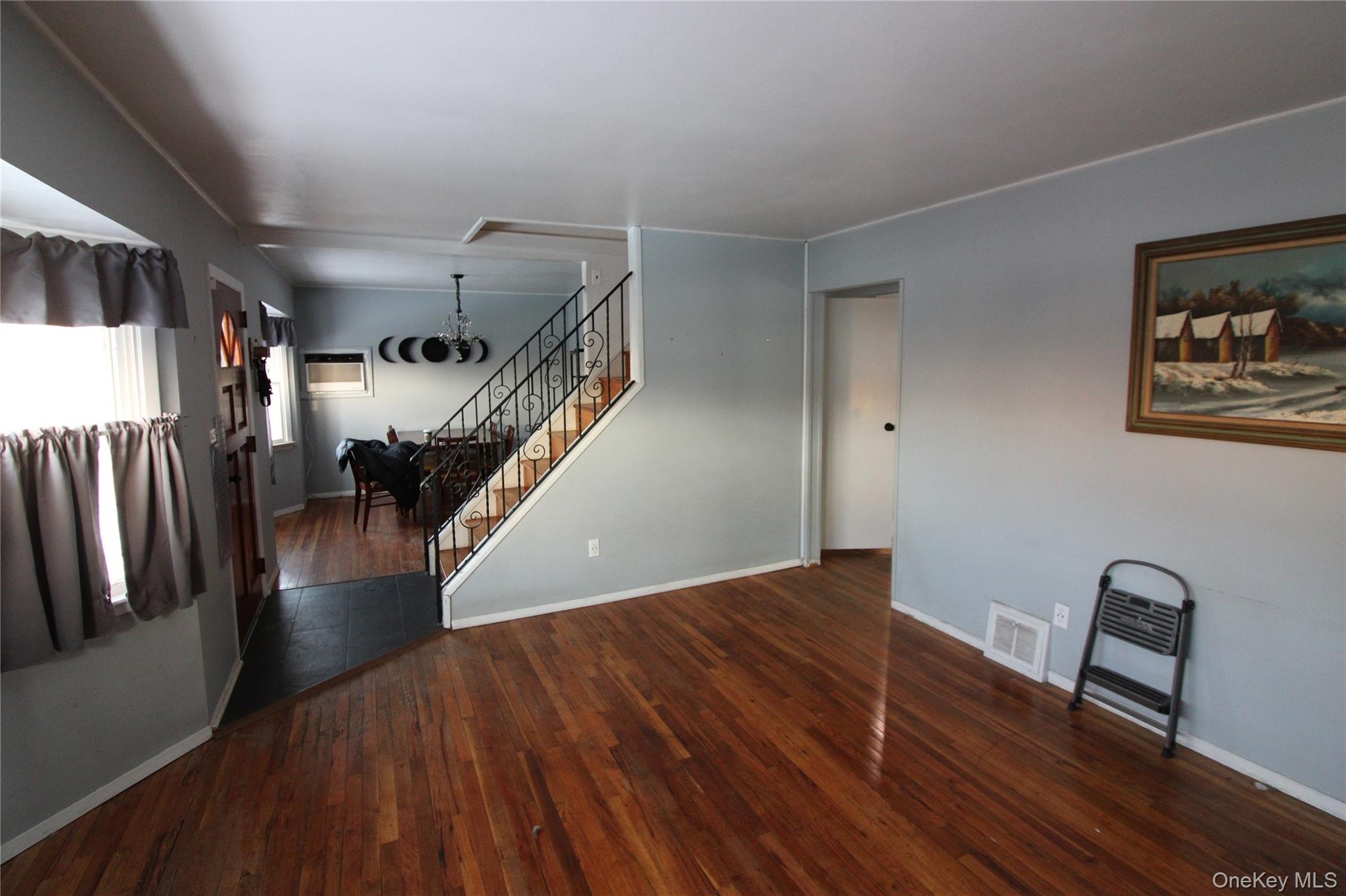 #10 photo, 76 Vincent Road, Hicksville , NY 11801