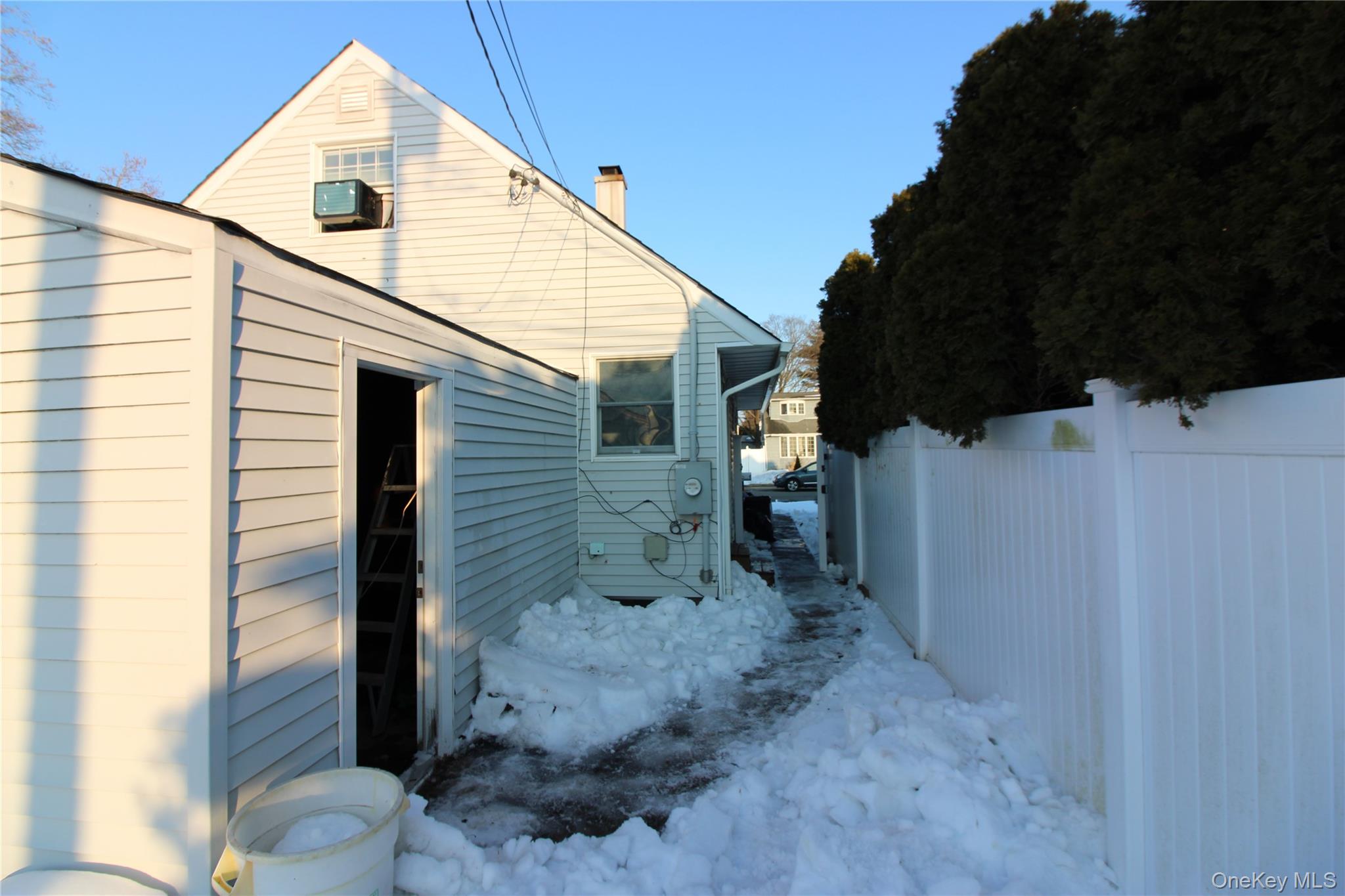 #8 photo, 76 Vincent Road, Hicksville , NY 11801