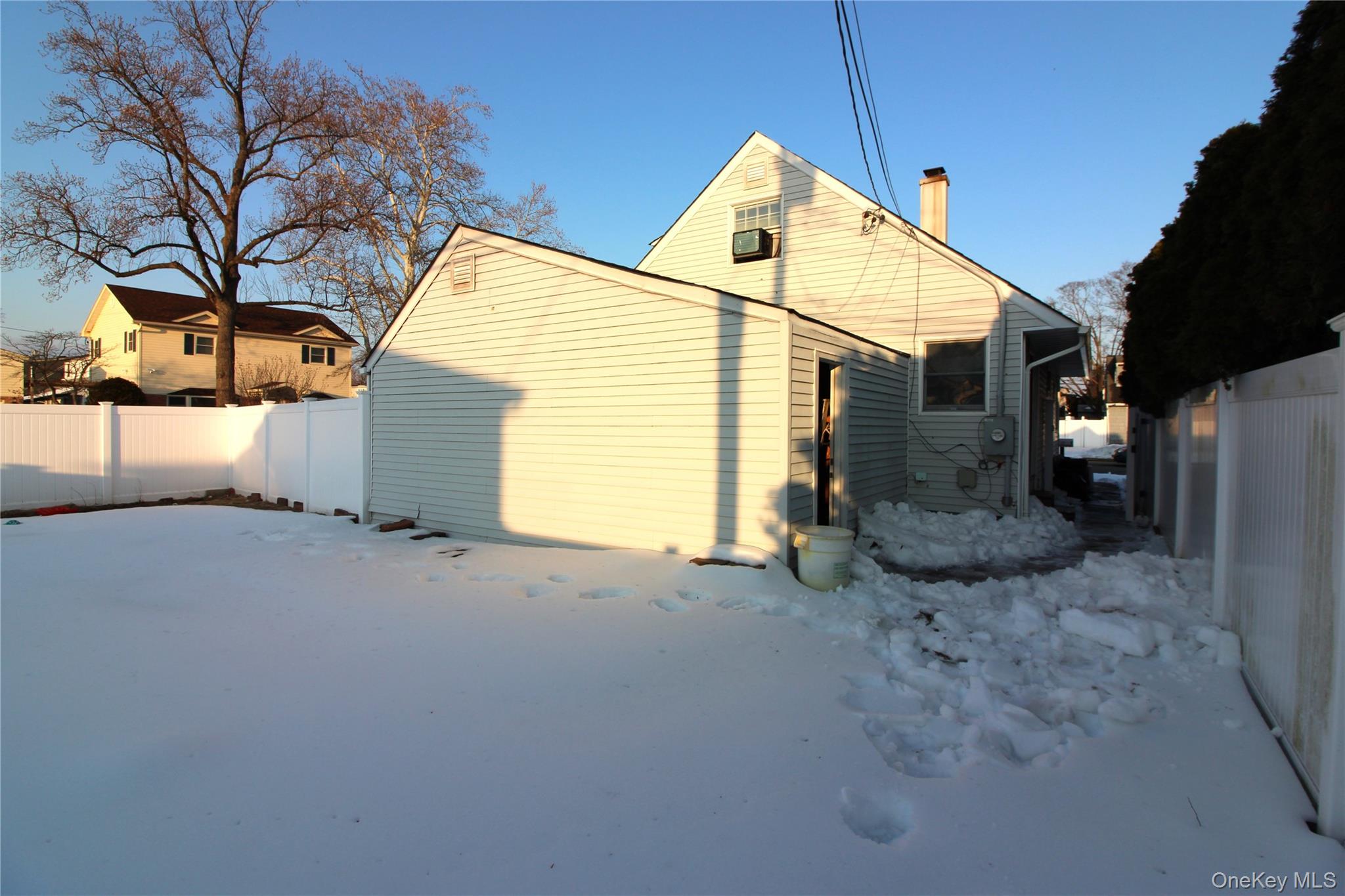 #9 photo, 76 Vincent Road, Hicksville , NY 11801