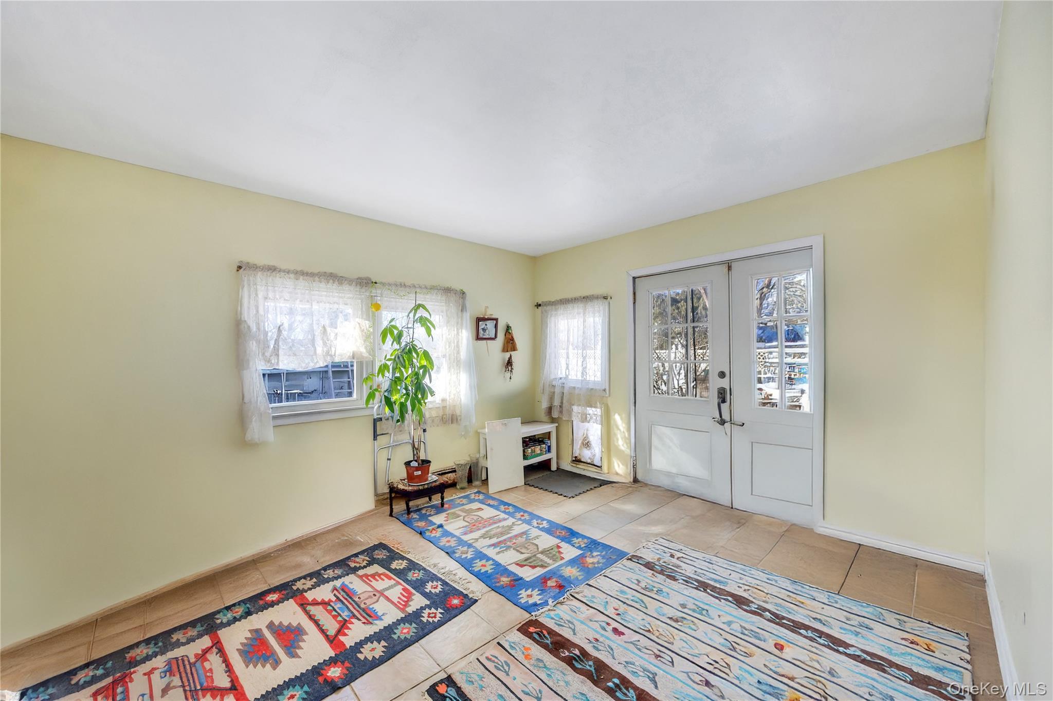 #12 photo, 44 Seley Drive, Саффолк ‖ North Babylon , NY 11703