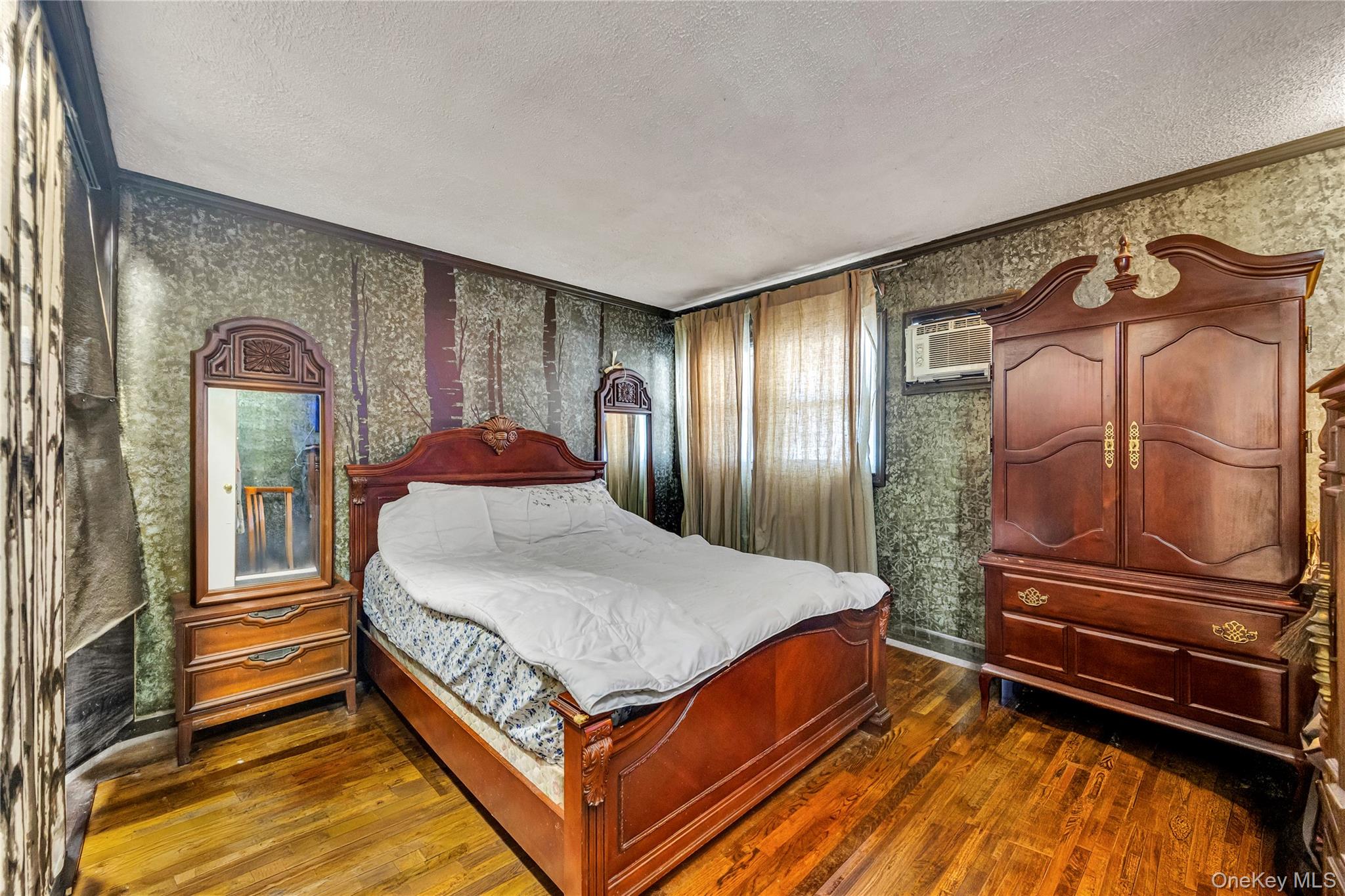 #13 photo, 44 Seley Drive, Саффолк ‖ North Babylon , NY 11703