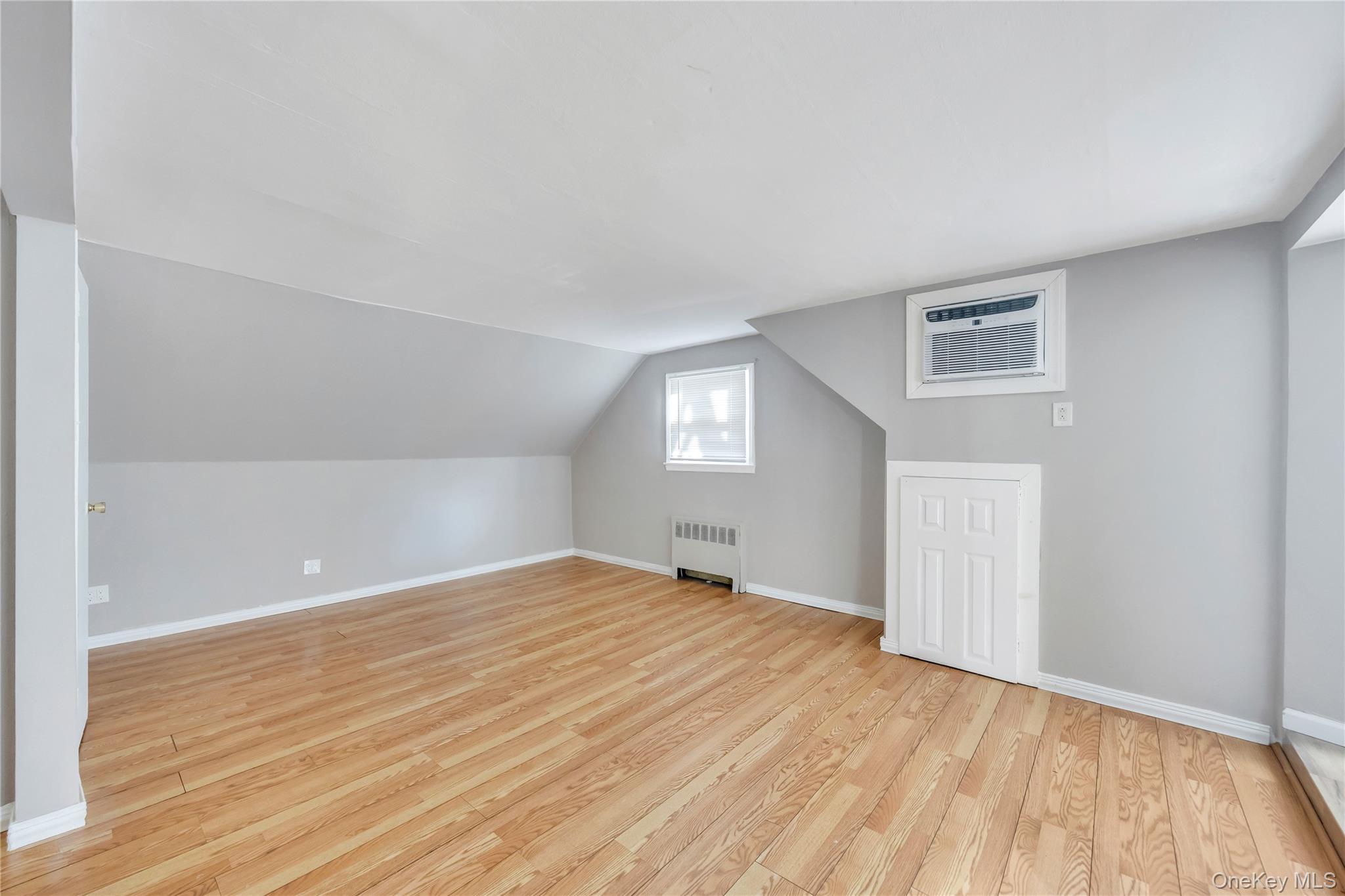 #19 photo, 44 Seley Drive, Саффолк ‖ North Babylon , NY 11703