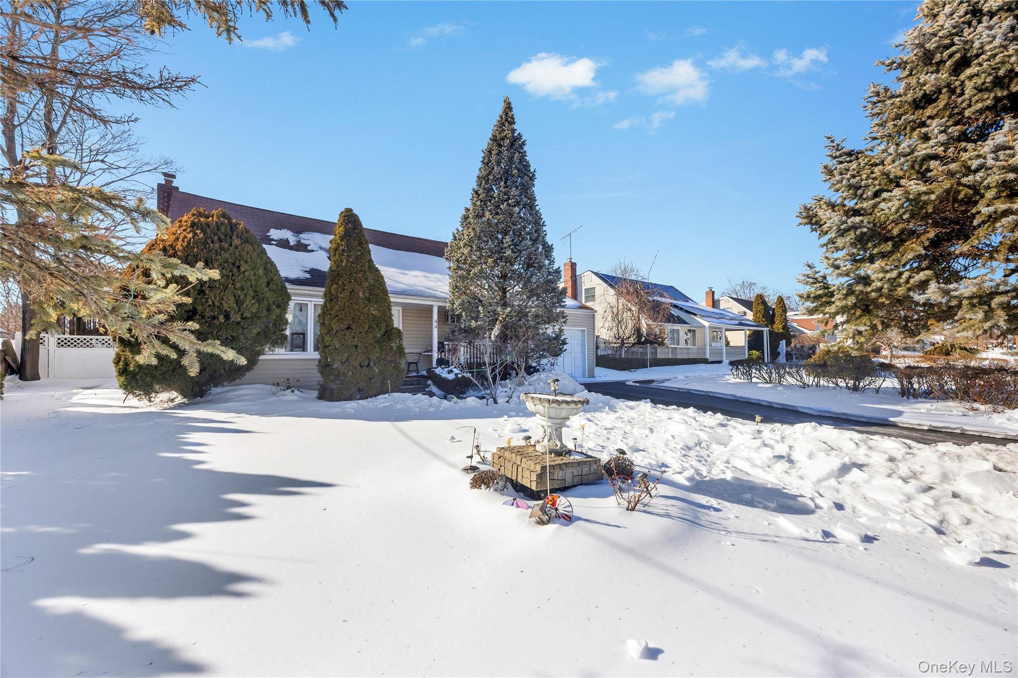 #2 photo, 44 Seley Drive, Саффолк ‖ North Babylon , NY 11703