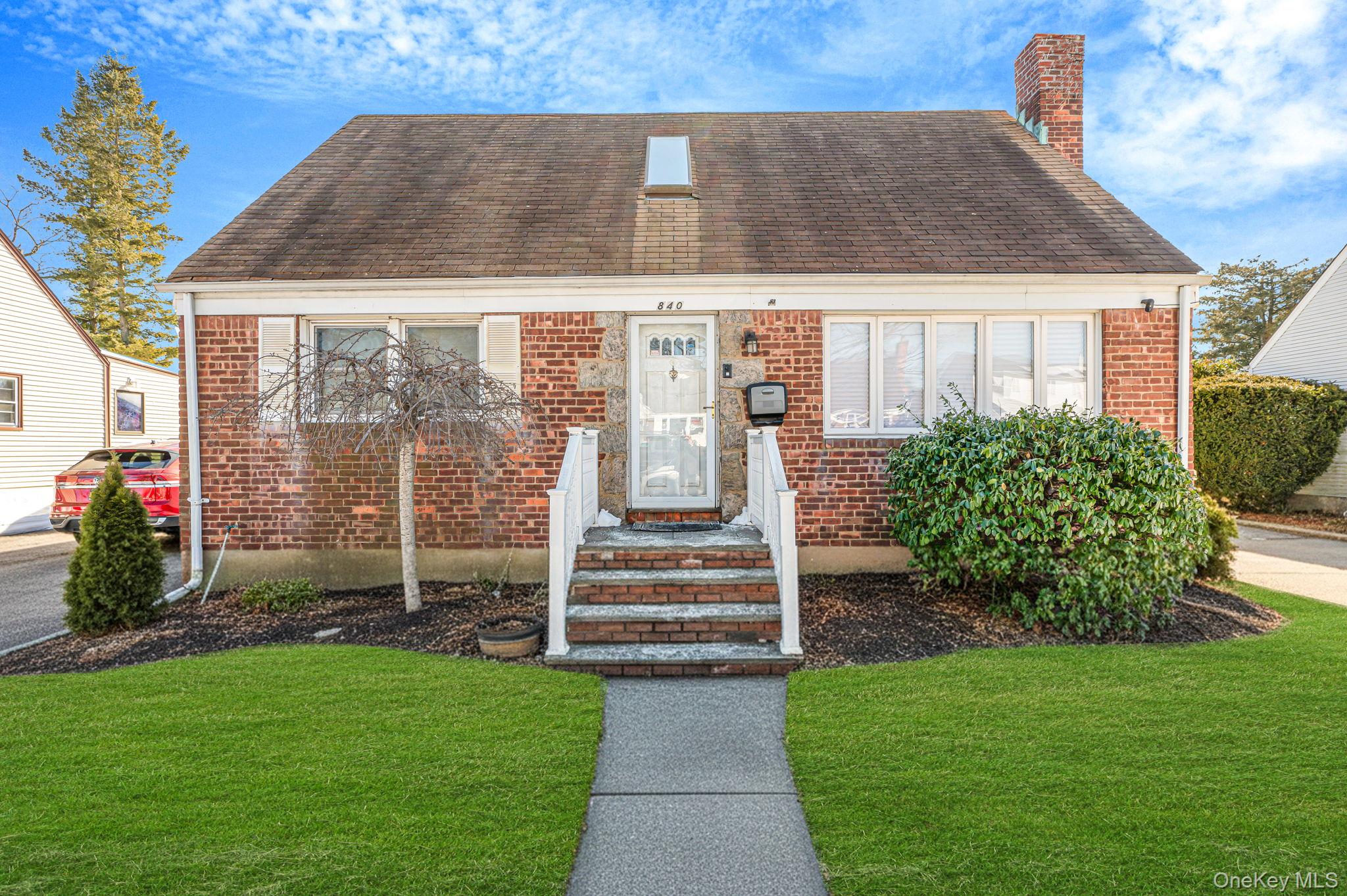 #1 photo, 840 Jerusalem Avenue, नासाउ काउंटी Merrick , NY 11566