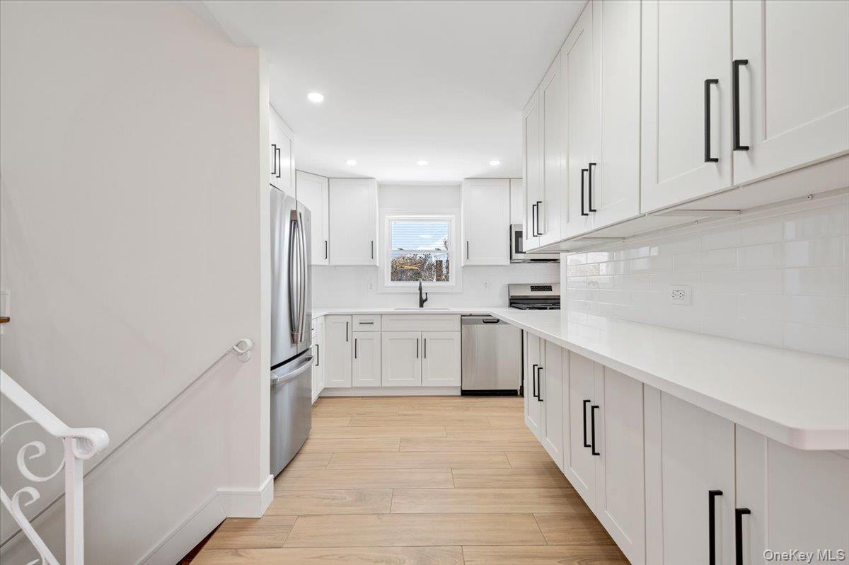 #12 photo, 23 Peters Avenue, नासाउ काउंटी Hempstead , NY 11550