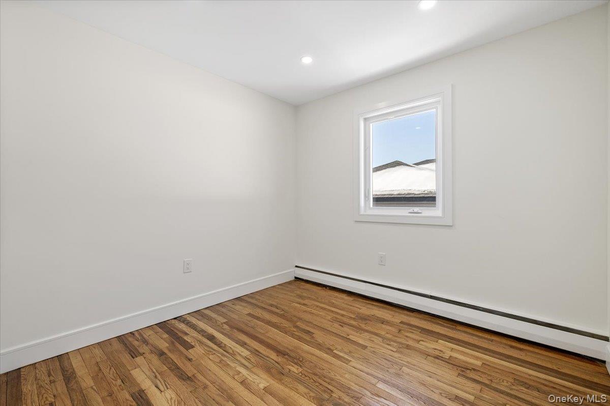 #18 photo, 23 Peters Avenue, नासाउ काउंटी Hempstead , NY 11550