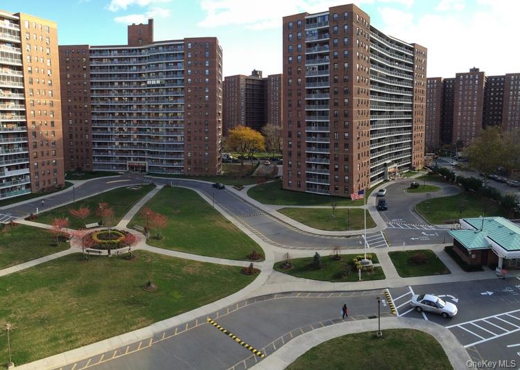 #2 photo, 61-45 98th Street, Куинс ‖ Rego Park , NY 11374