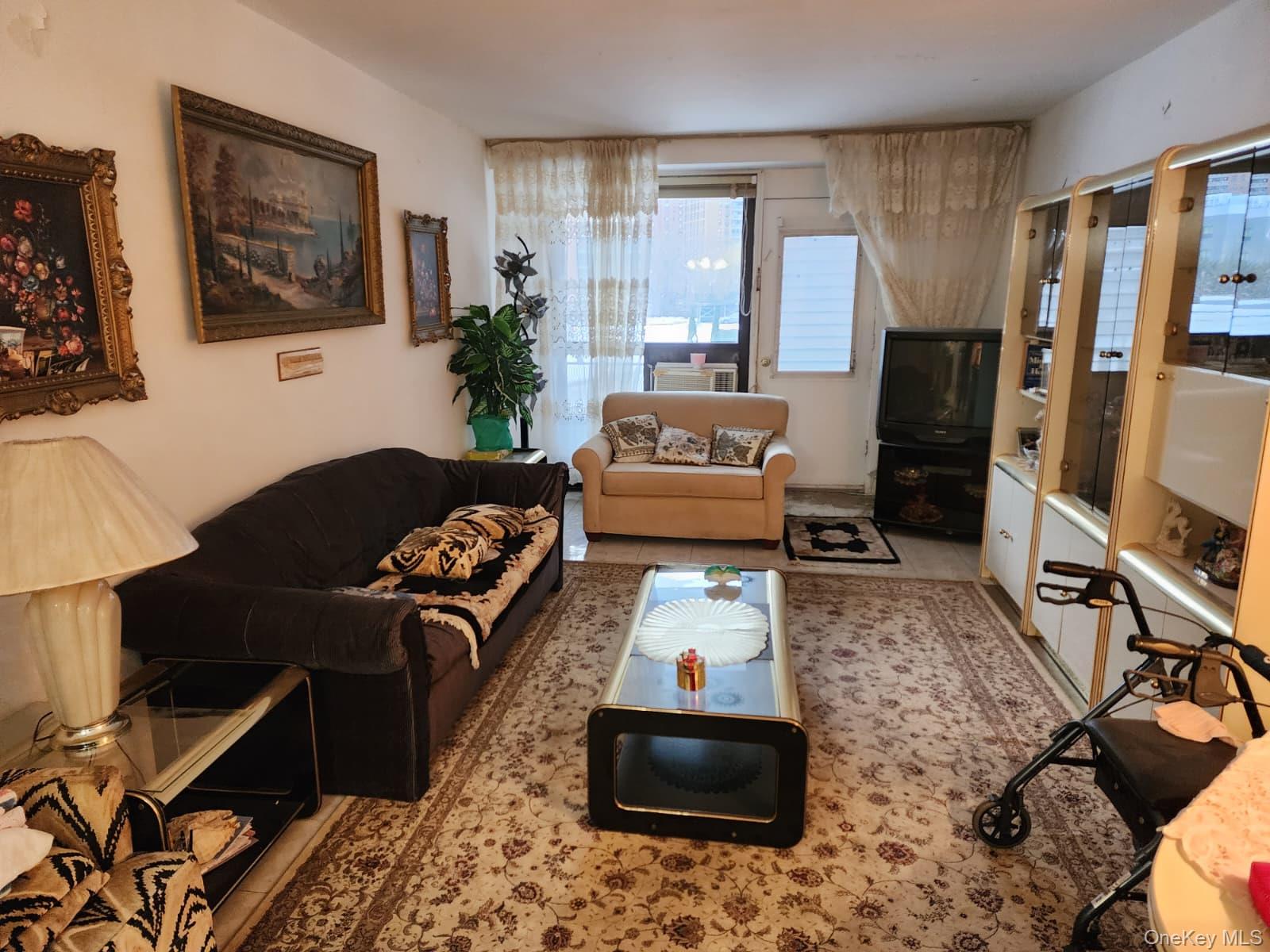 #5 photo, 61-45 98th Street, كوينز Rego Park , NY 11374