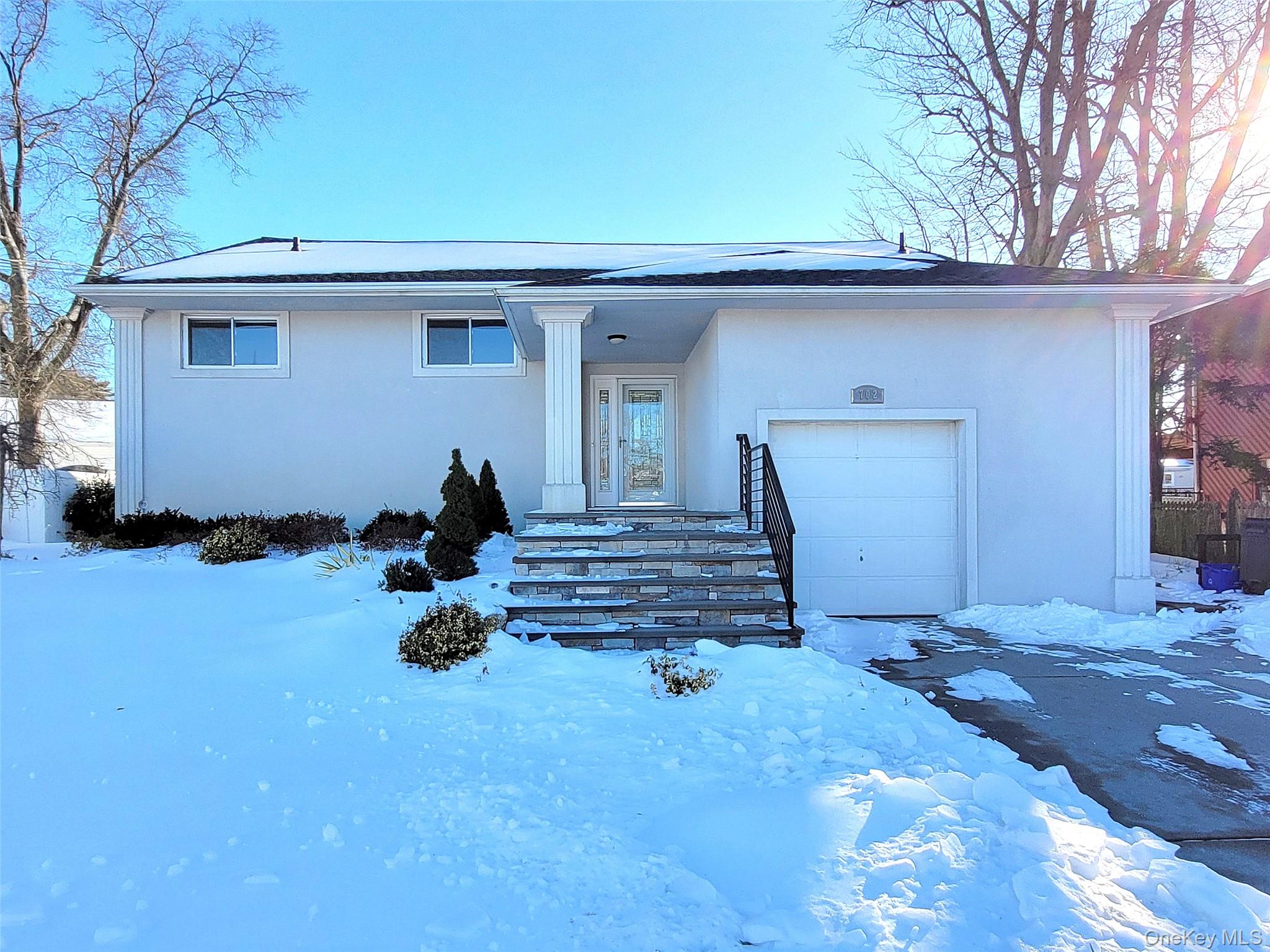 #1 photo, 702 Fishermans Road, Baldwin , NY 11510