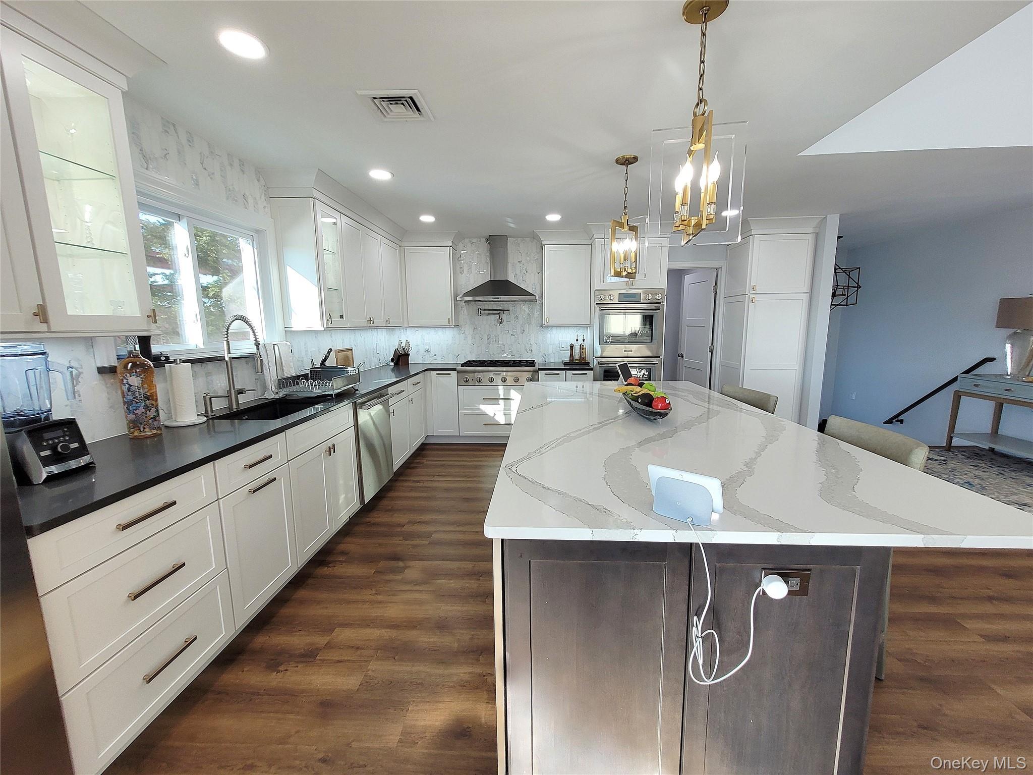 #5 photo, 702 Fishermans Road, Baldwin , NY 11510