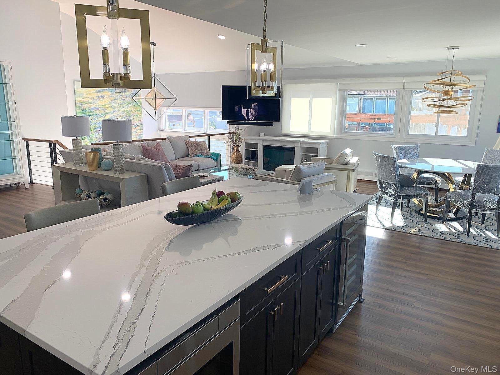 #9 photo, 702 Fishermans Road, Baldwin , NY 11510