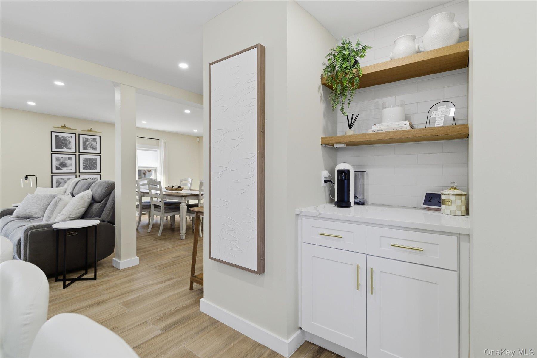 #11 photo, 2125 North Drive, नासाउ काउंटी Seaford , NY 11783