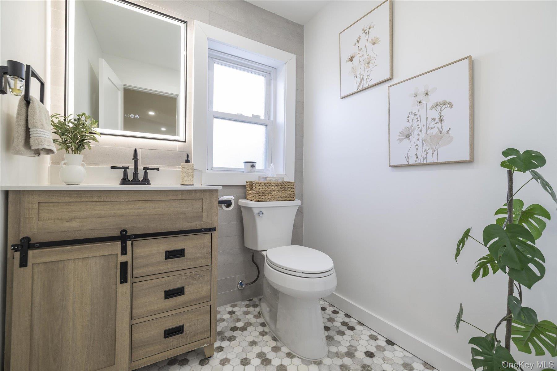 #14 photo, 2125 North Drive, नासाउ काउंटी Seaford , NY 11783