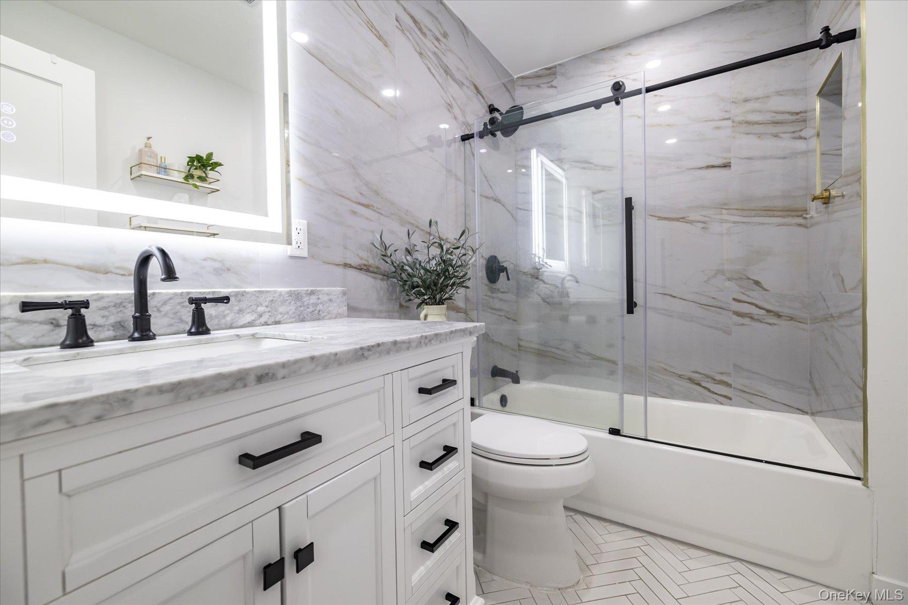 #20 photo, 2125 North Drive, नासाउ काउंटी Seaford , NY 11783